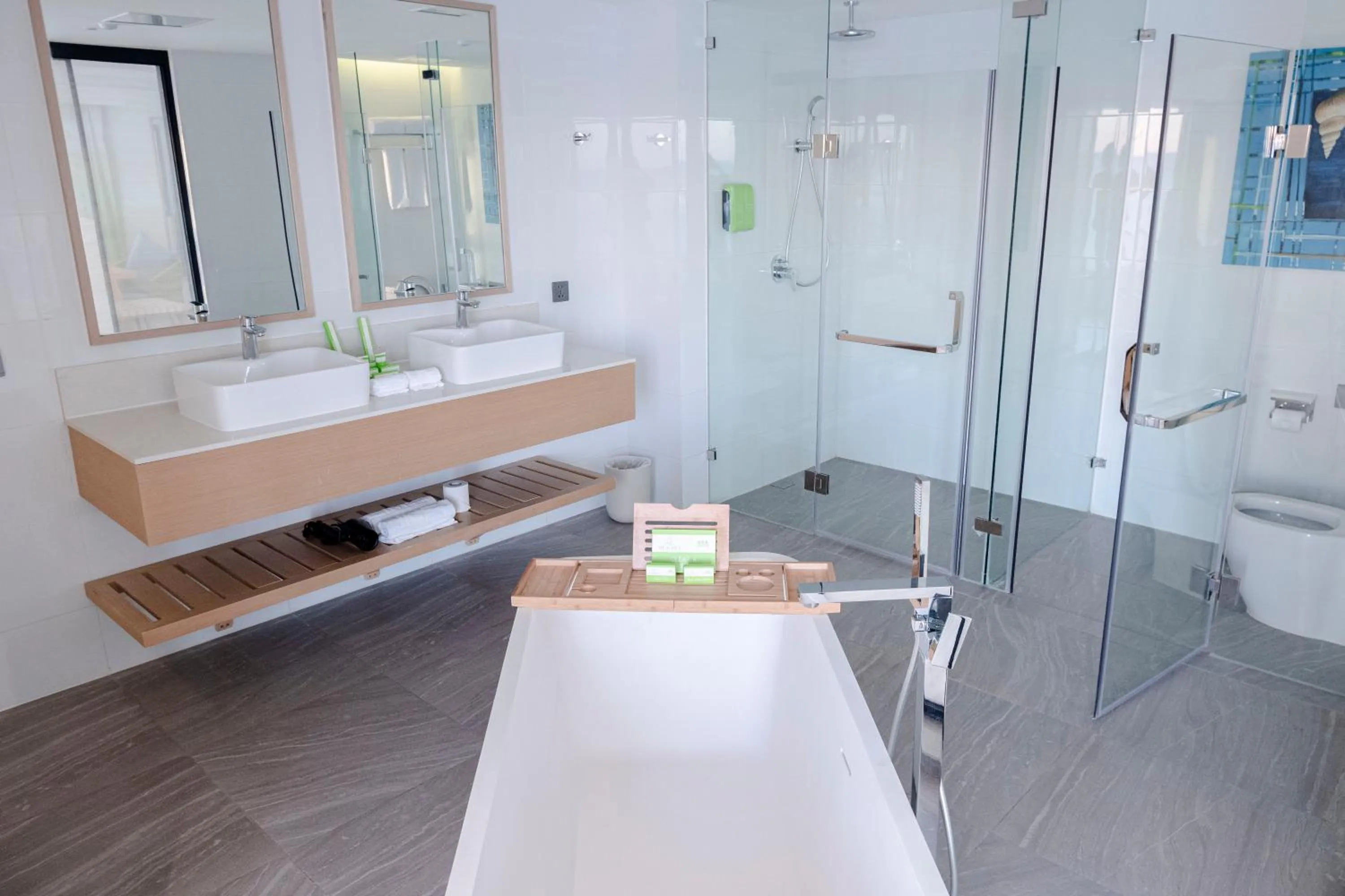 Bathroom in Lime Resort Manila