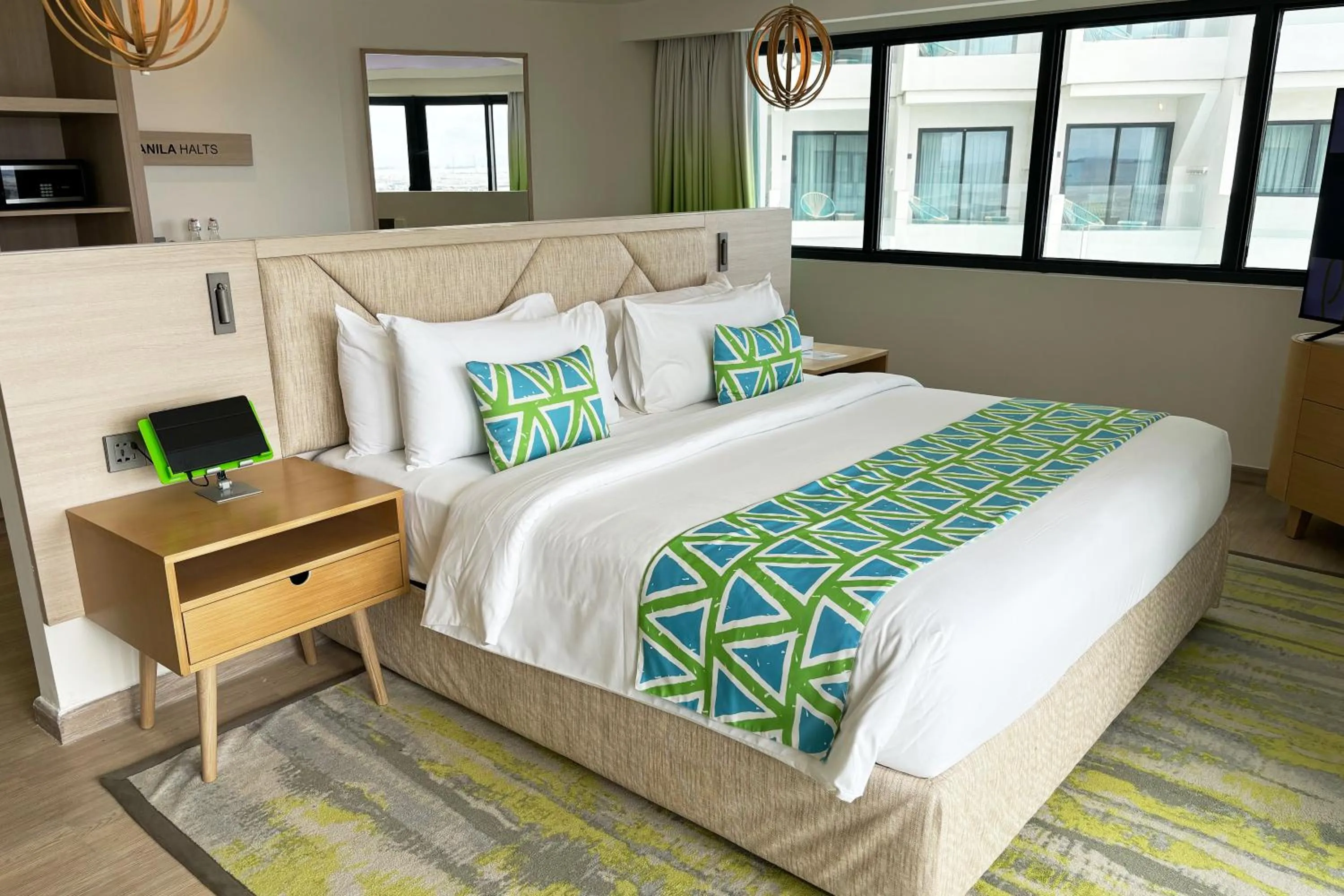 Bed in Lime Resort Manila
