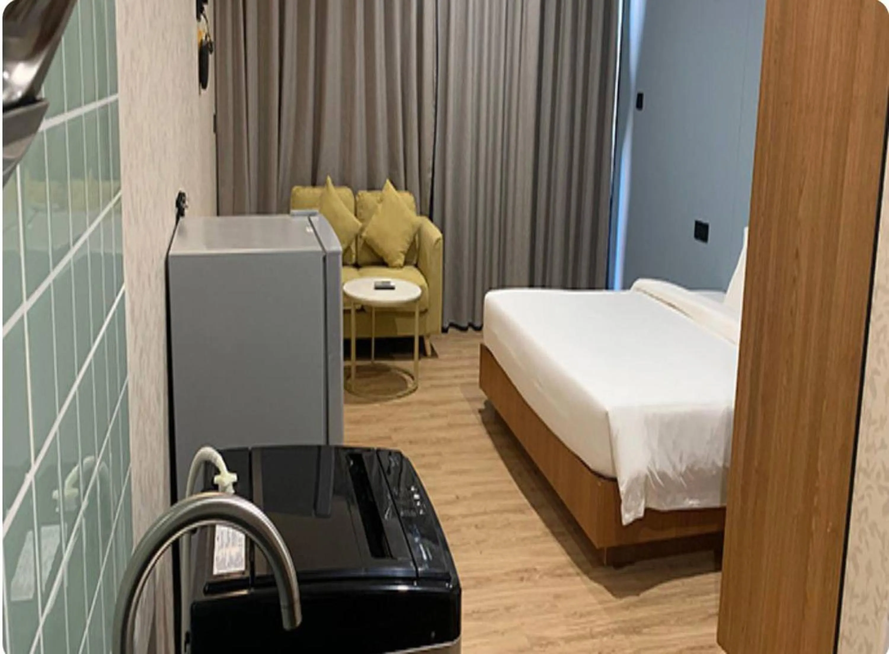 Bedroom, Bed in Joy Hotel