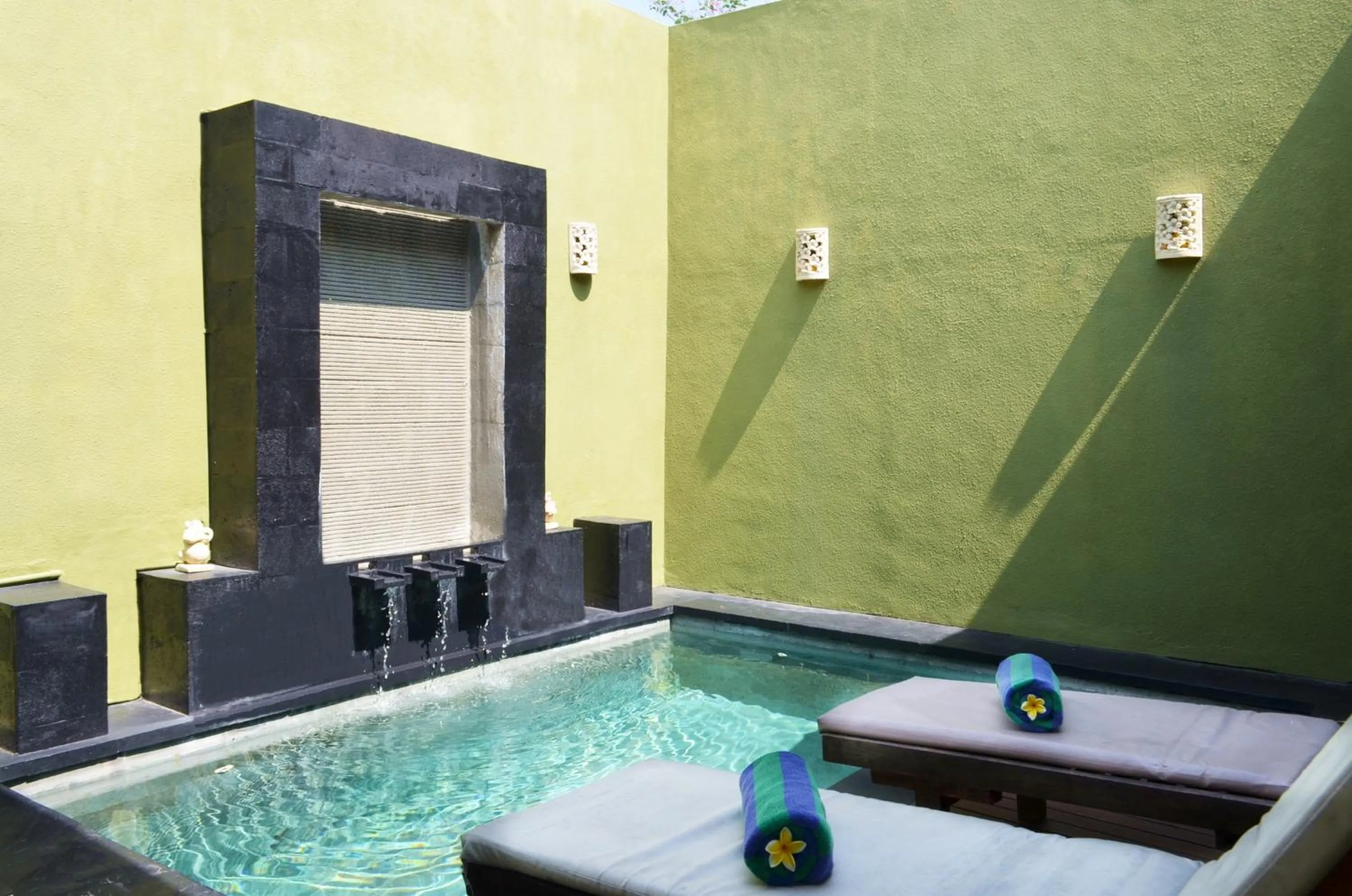 Swimming pool in Jas Green Villas and Spa