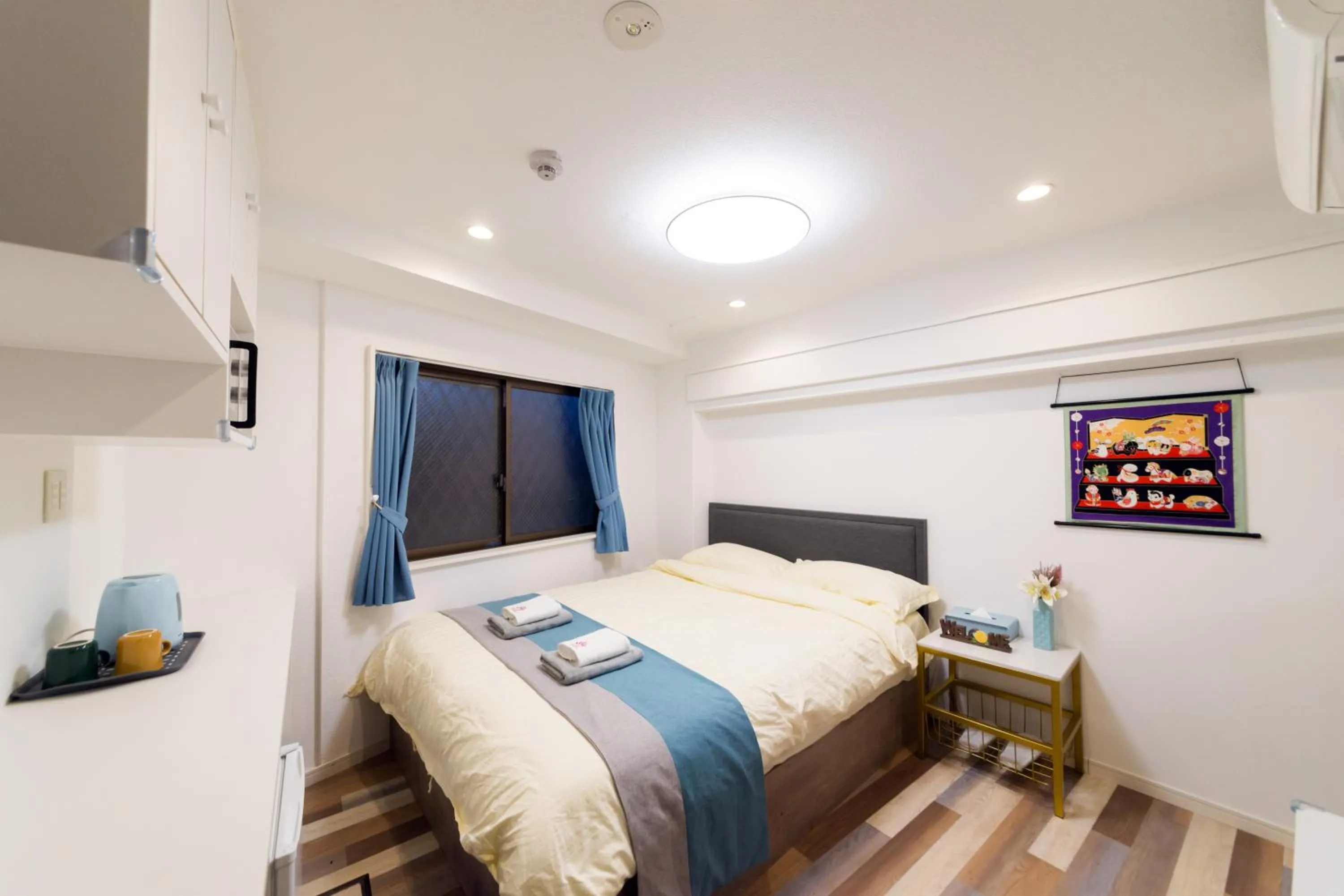 Bed in High Five Guest House