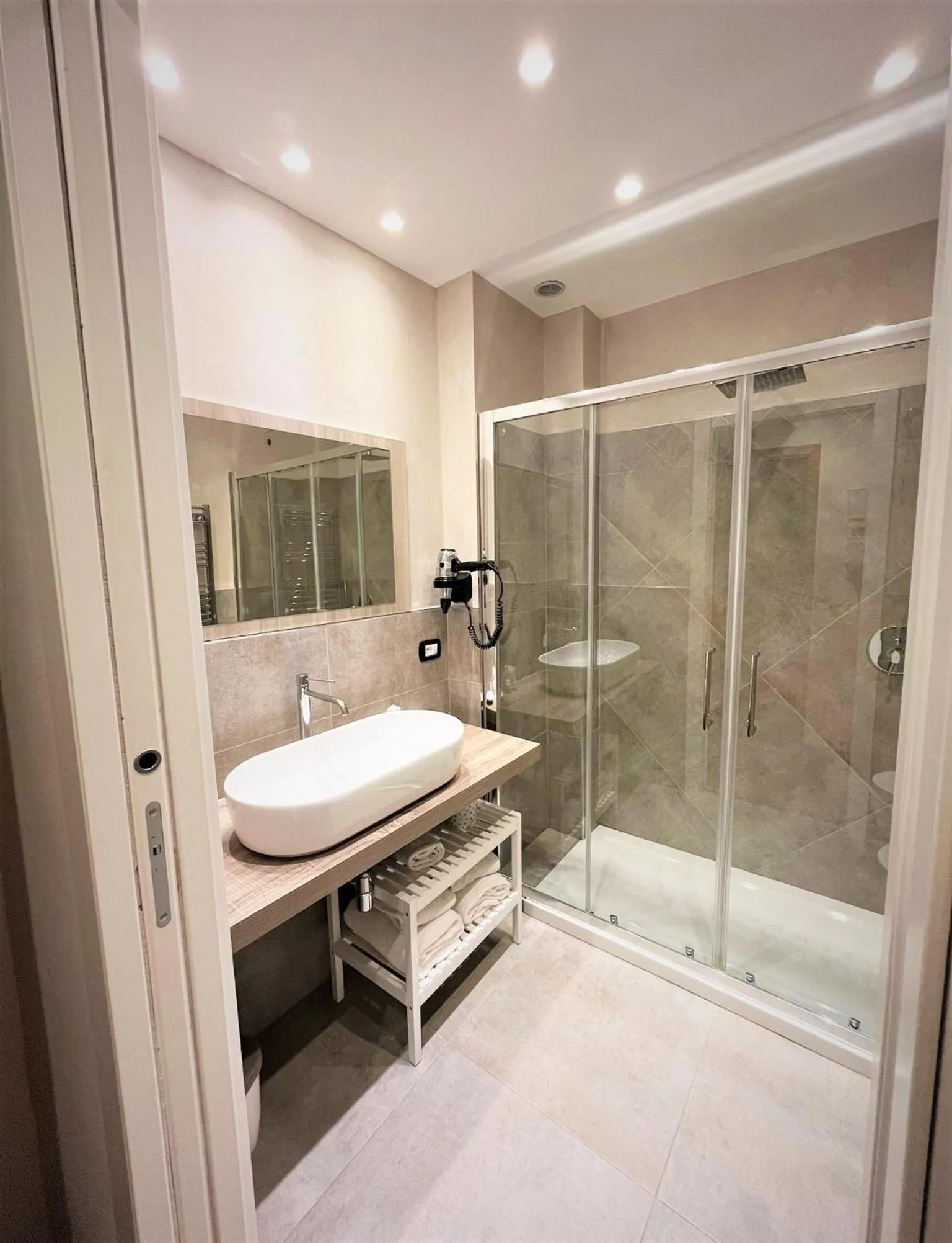 Bathroom in Hotel Alinari