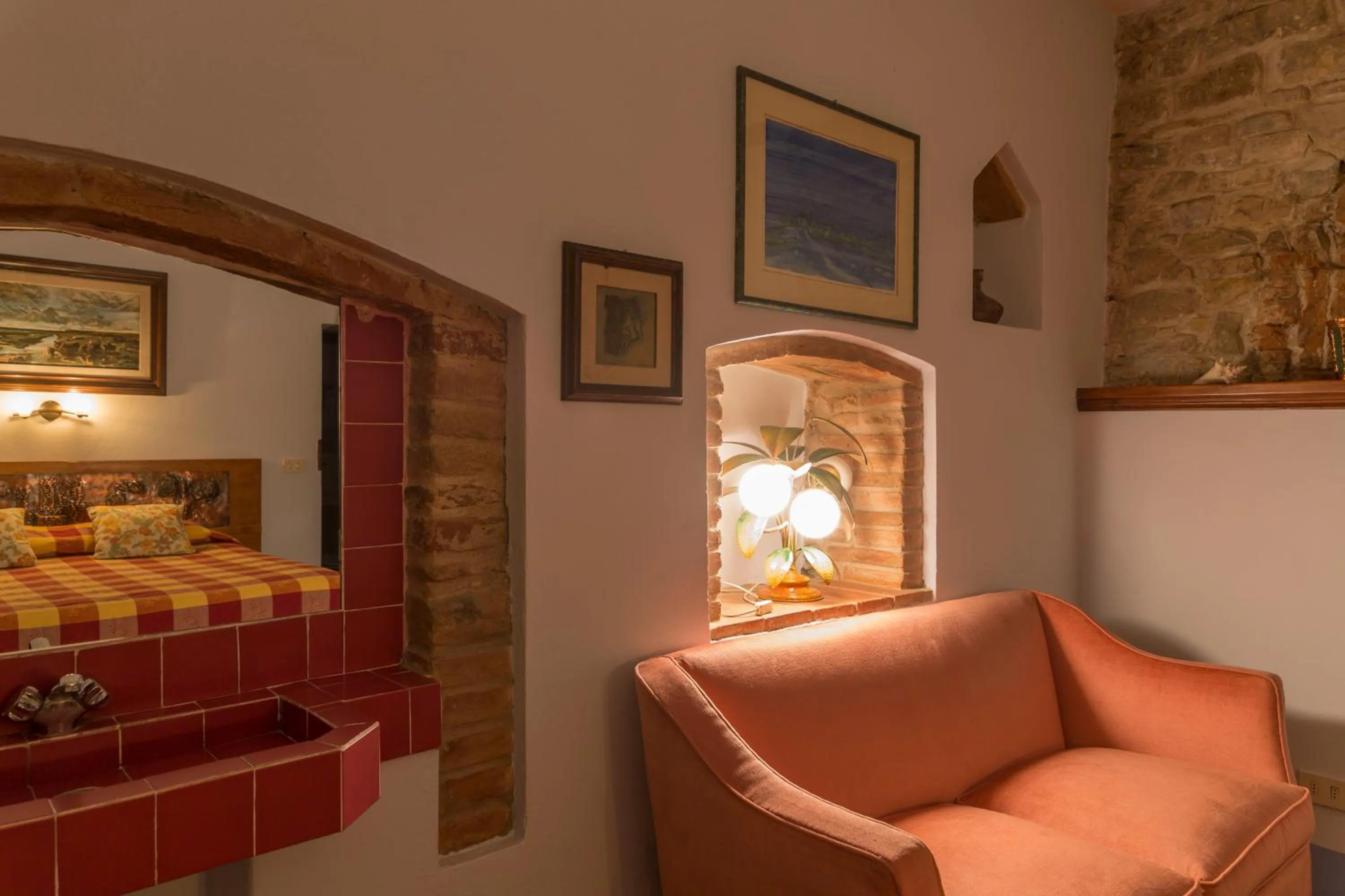 Decorative detail, Bed in Fattoria Il Milione Agriturismo