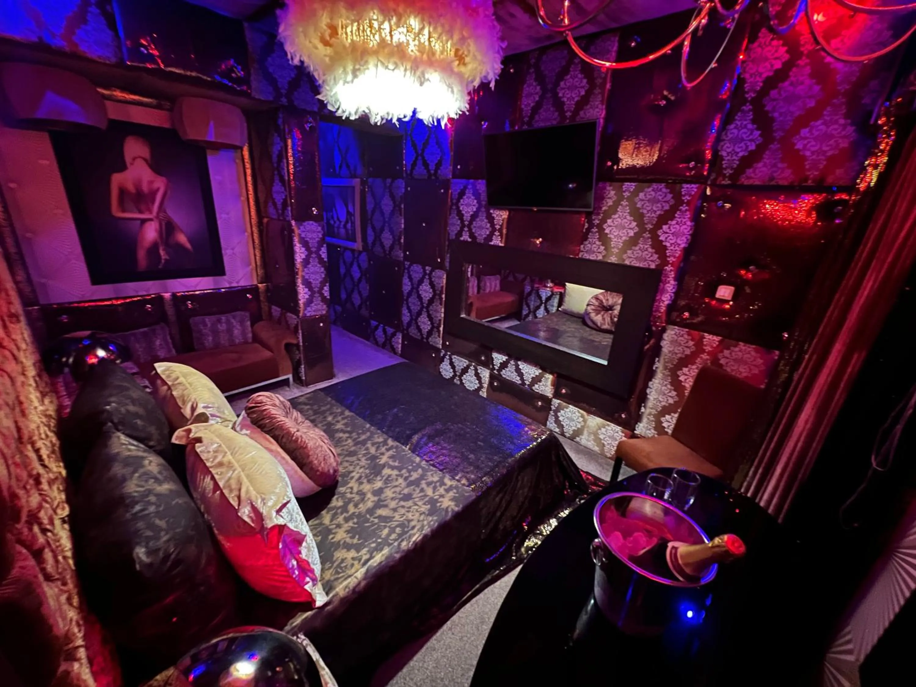 TV and multimedia in Priamos Hotel Erato