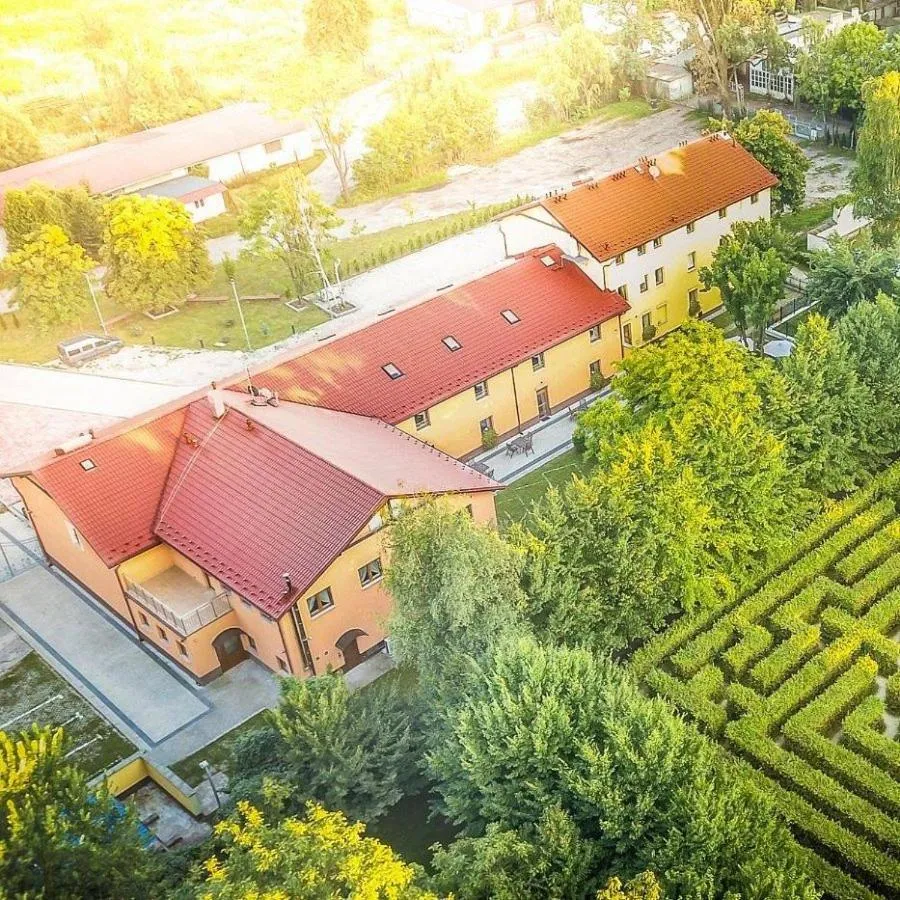 HOTEL I RESTAURACJA BROCHÓW