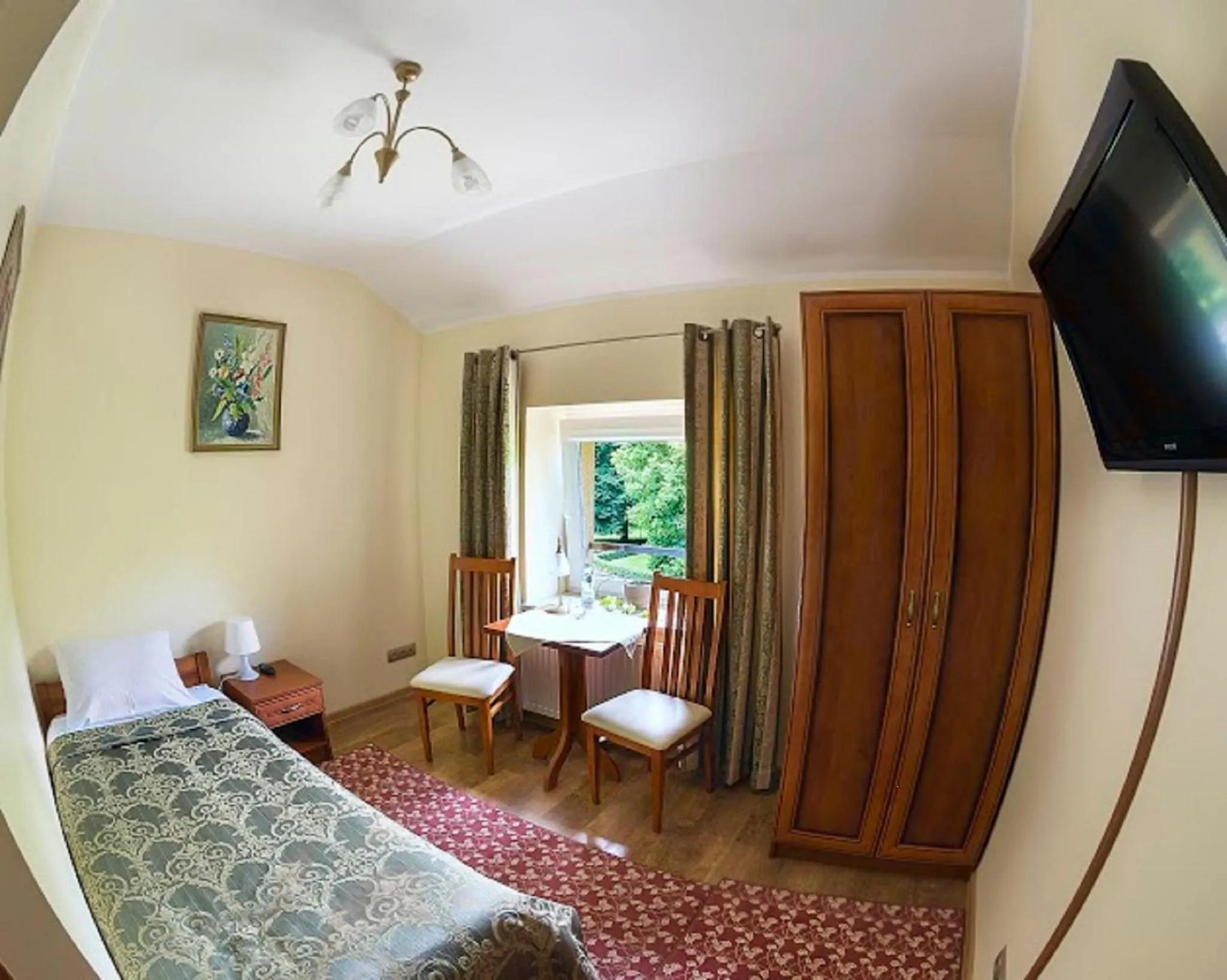 Photo of the whole room, Bed in HOTEL I RESTAURACJA BROCHÓW