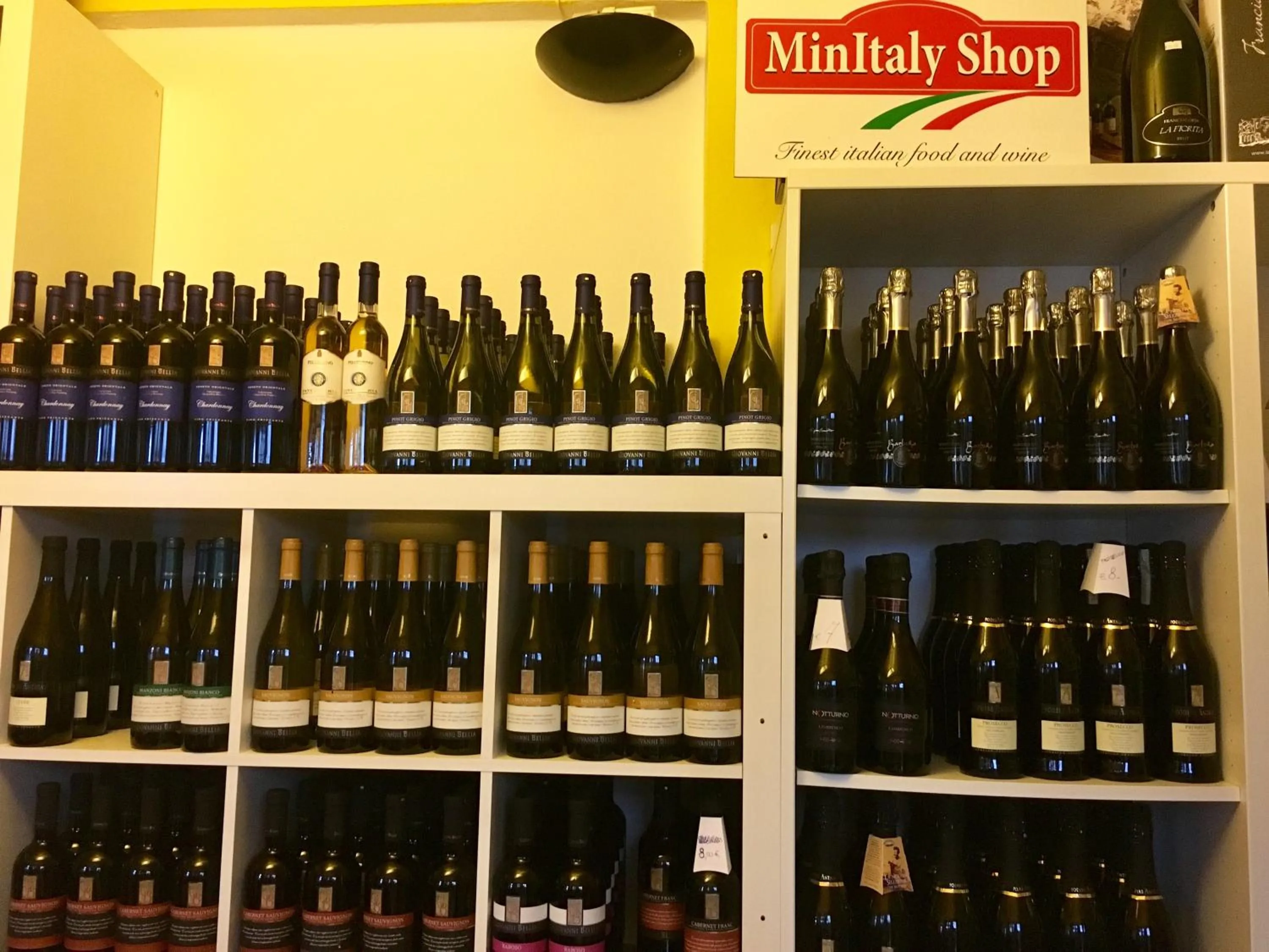 On-site shops in Residence Casa e Vela