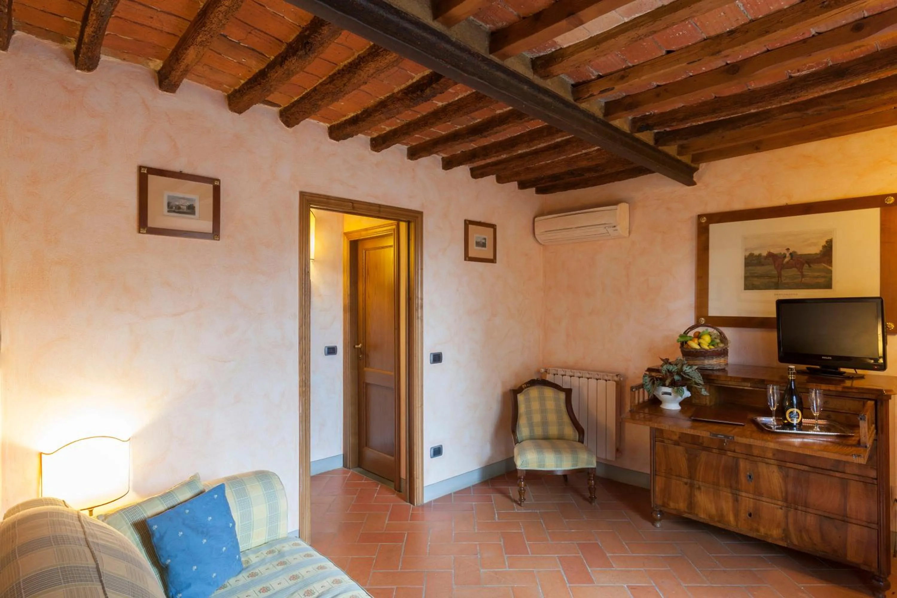 Facade/entrance in Relais Poggio Borgoni
