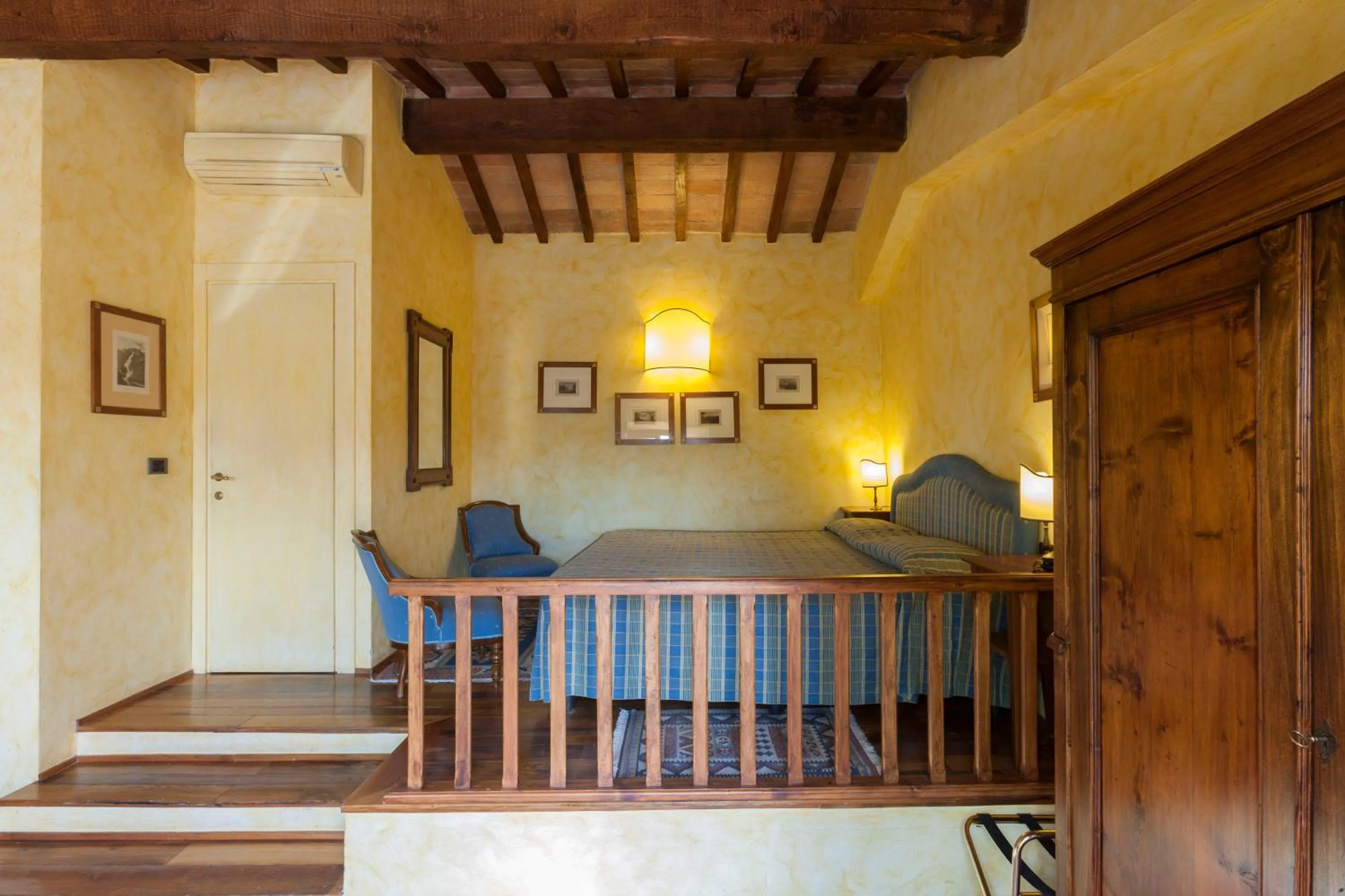 Bedroom in Relais Poggio Borgoni
