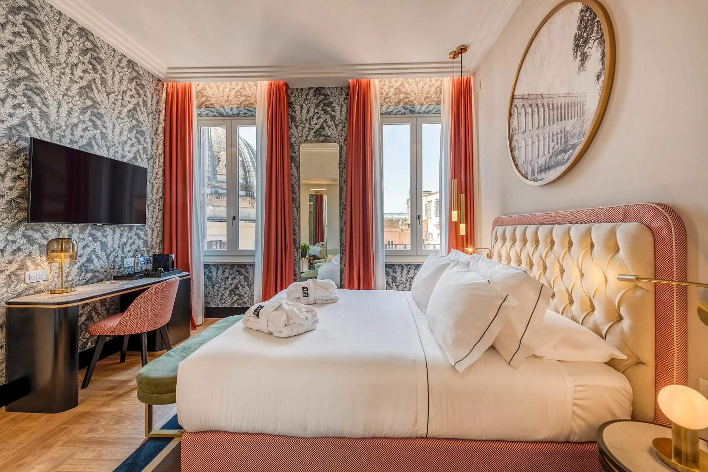 Deluxe Queen Room in H10 Palazzo Galla Deluxe Queen Room in H10 Palazzo Galla