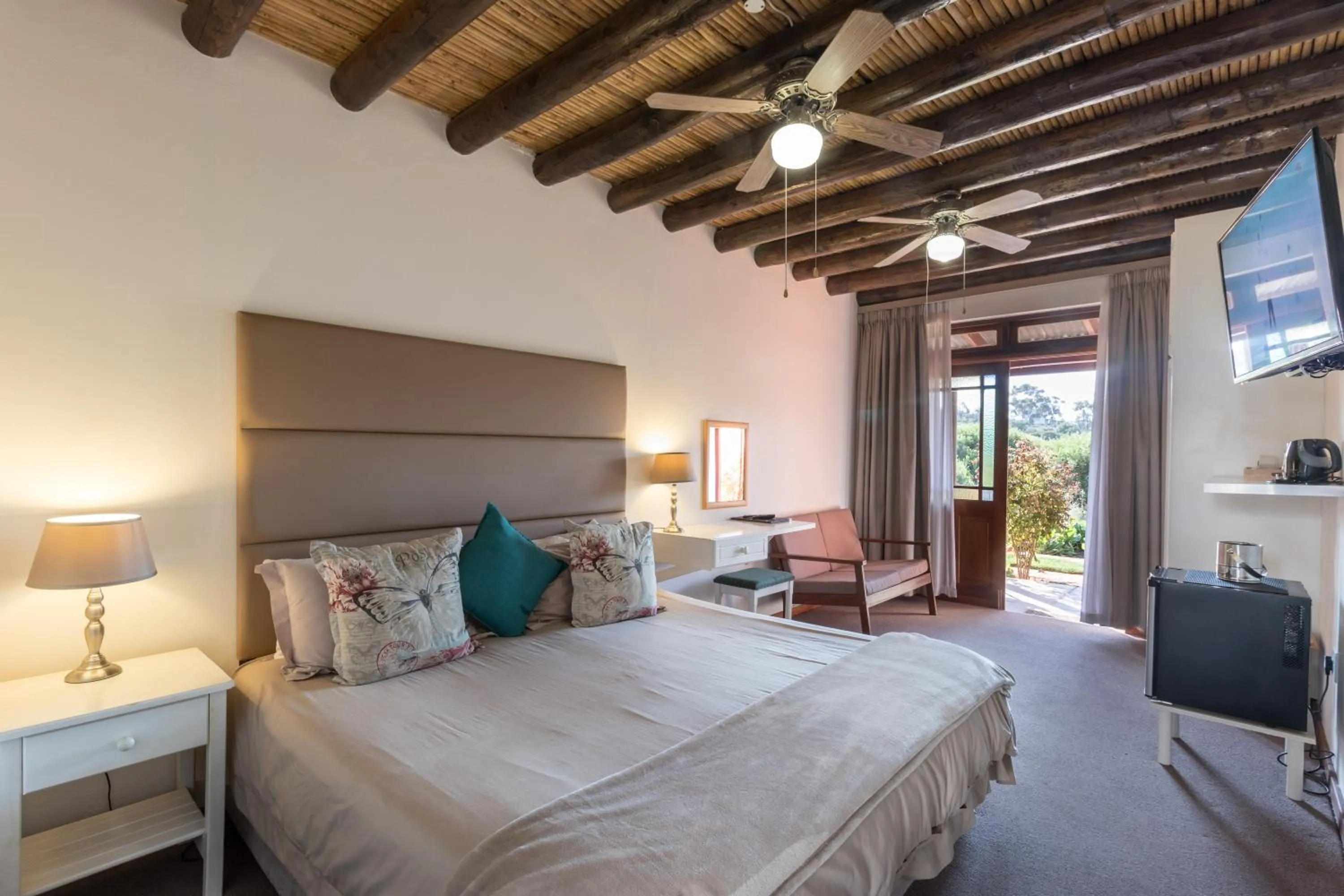 Photo of the whole room, Bed in Malagas Hotel