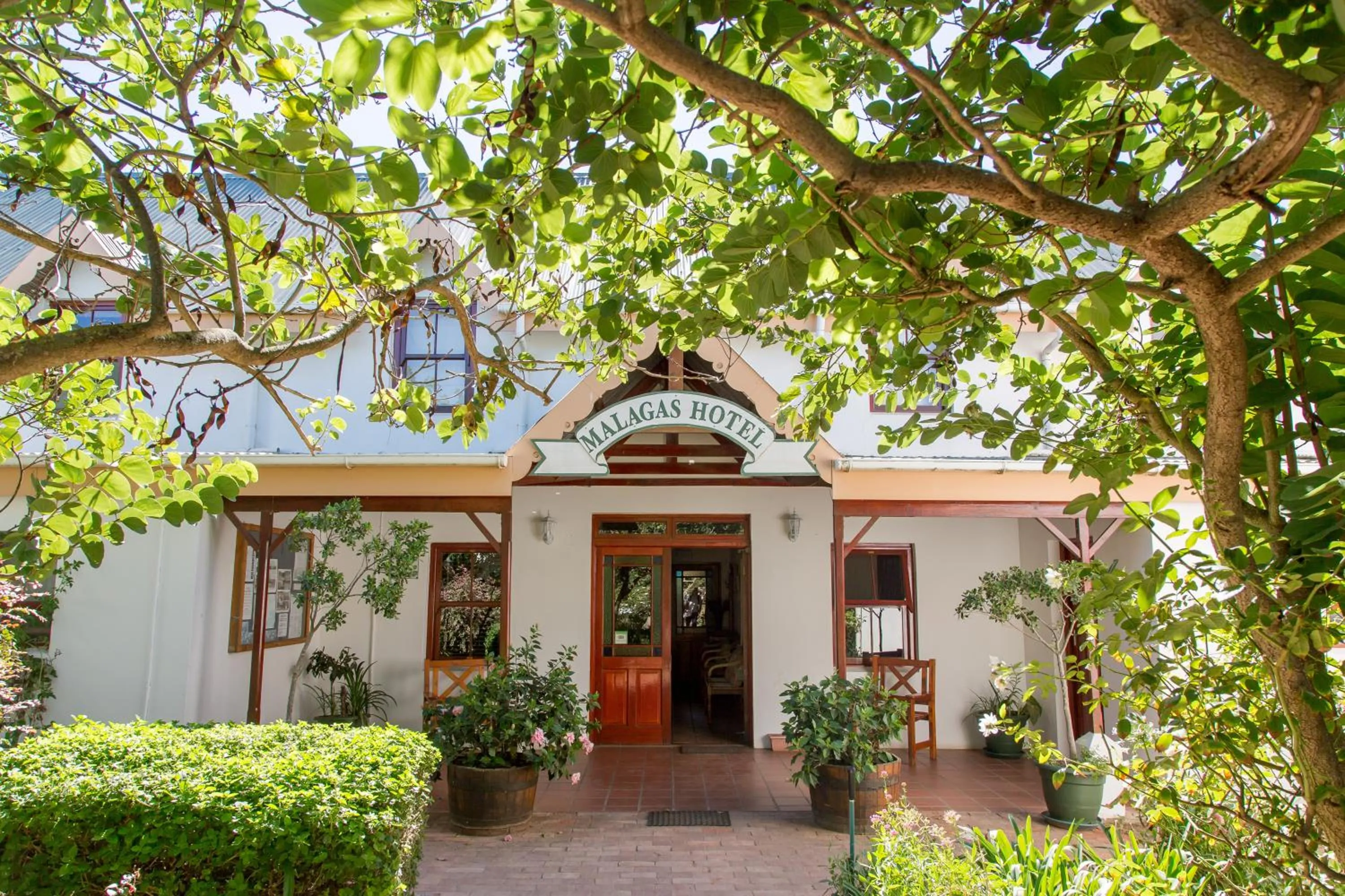 Facade/entrance in Malagas Hotel