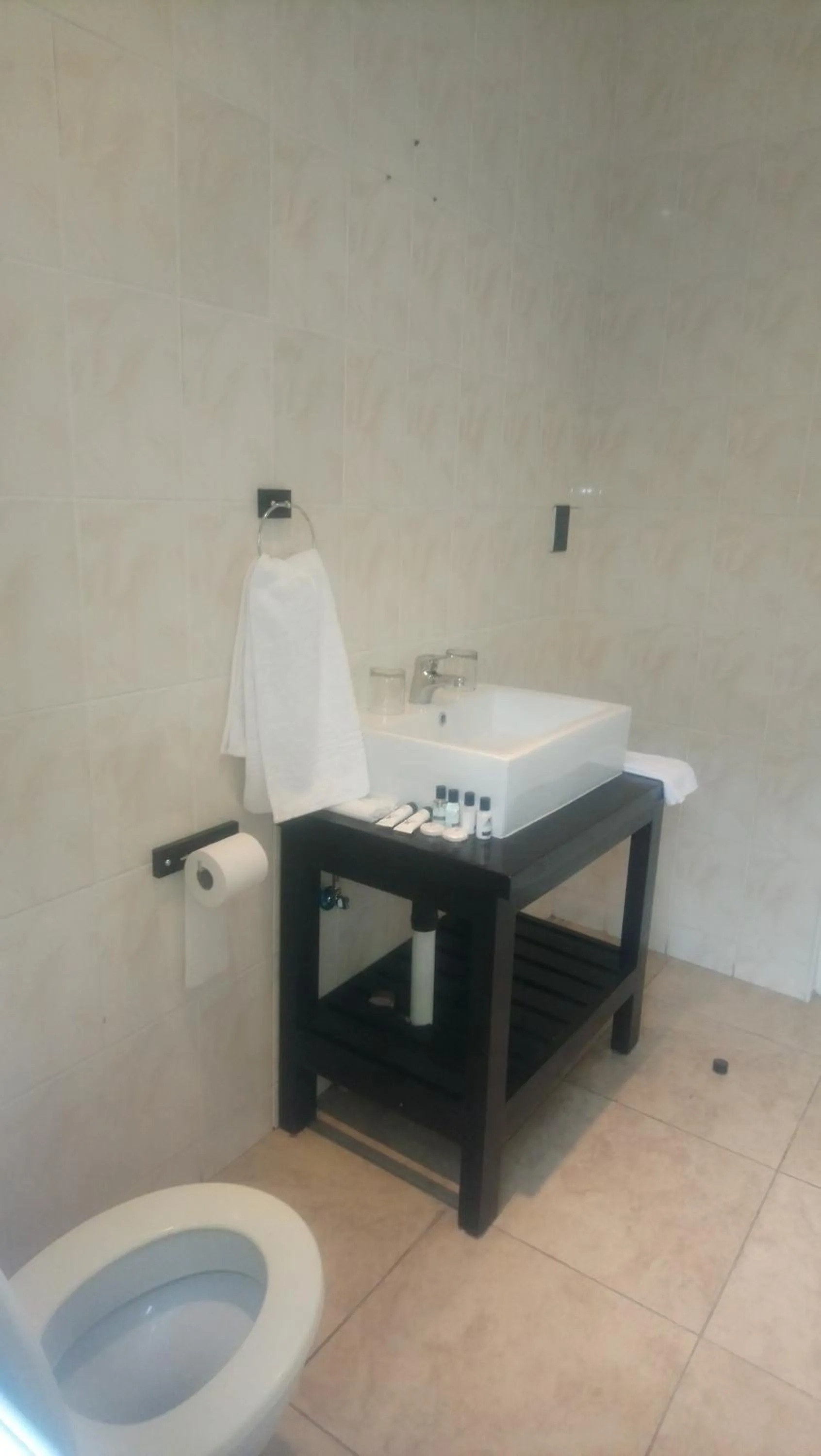 Bathroom in Cedar Rest Boutique Hotel