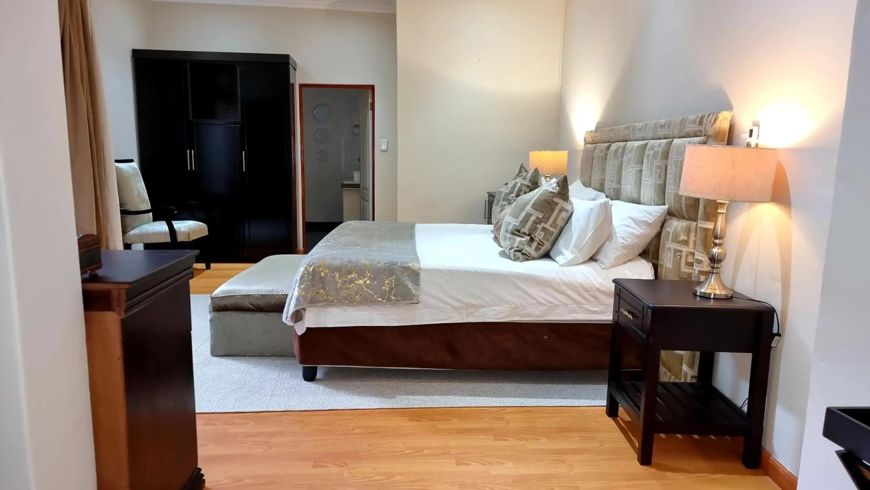 Suite in Cedar Rest Boutique Hotel Suite in Cedar Rest Boutique Hotel