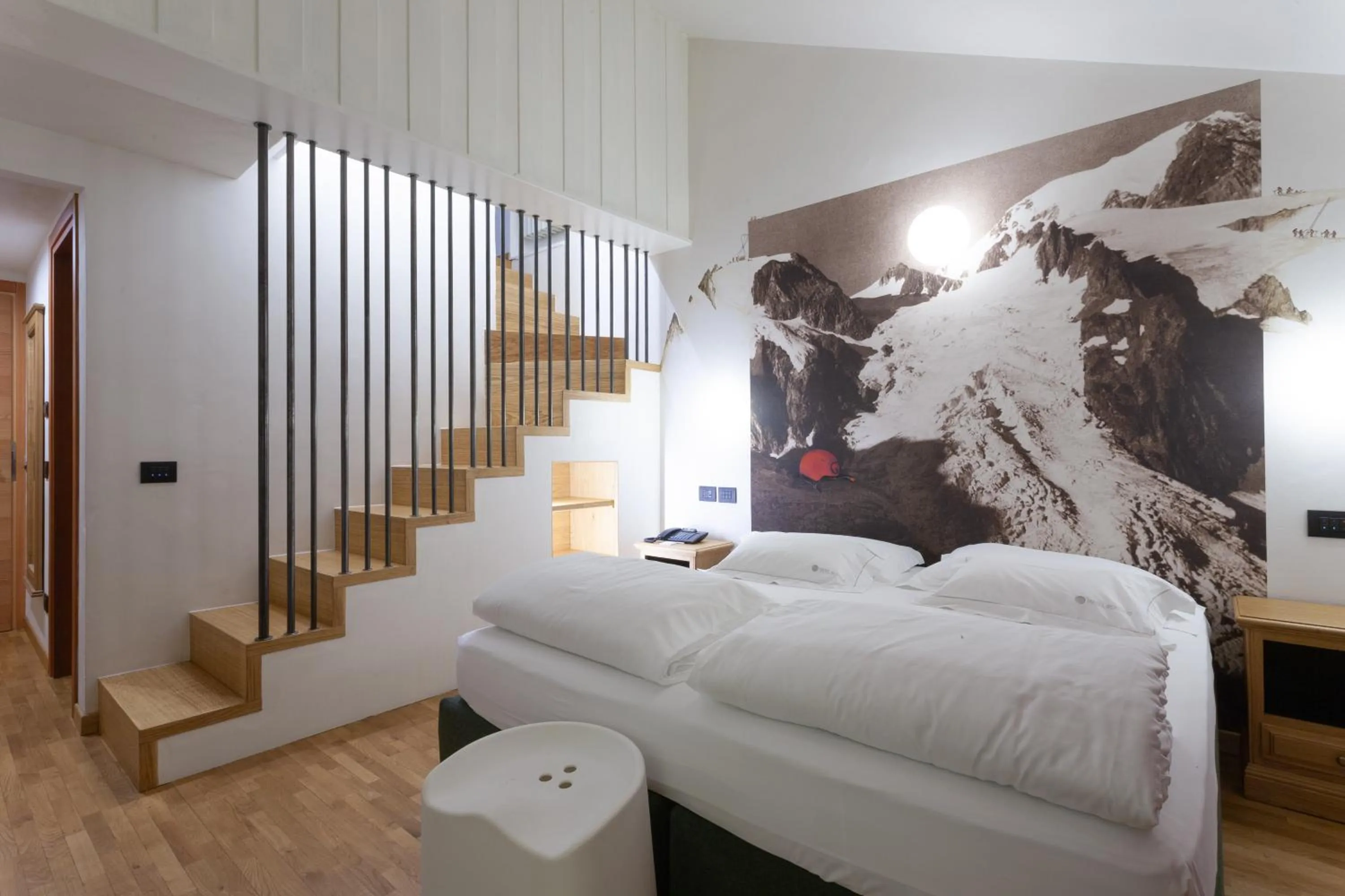 Photo of the whole room, Bed in Hotel Berthod