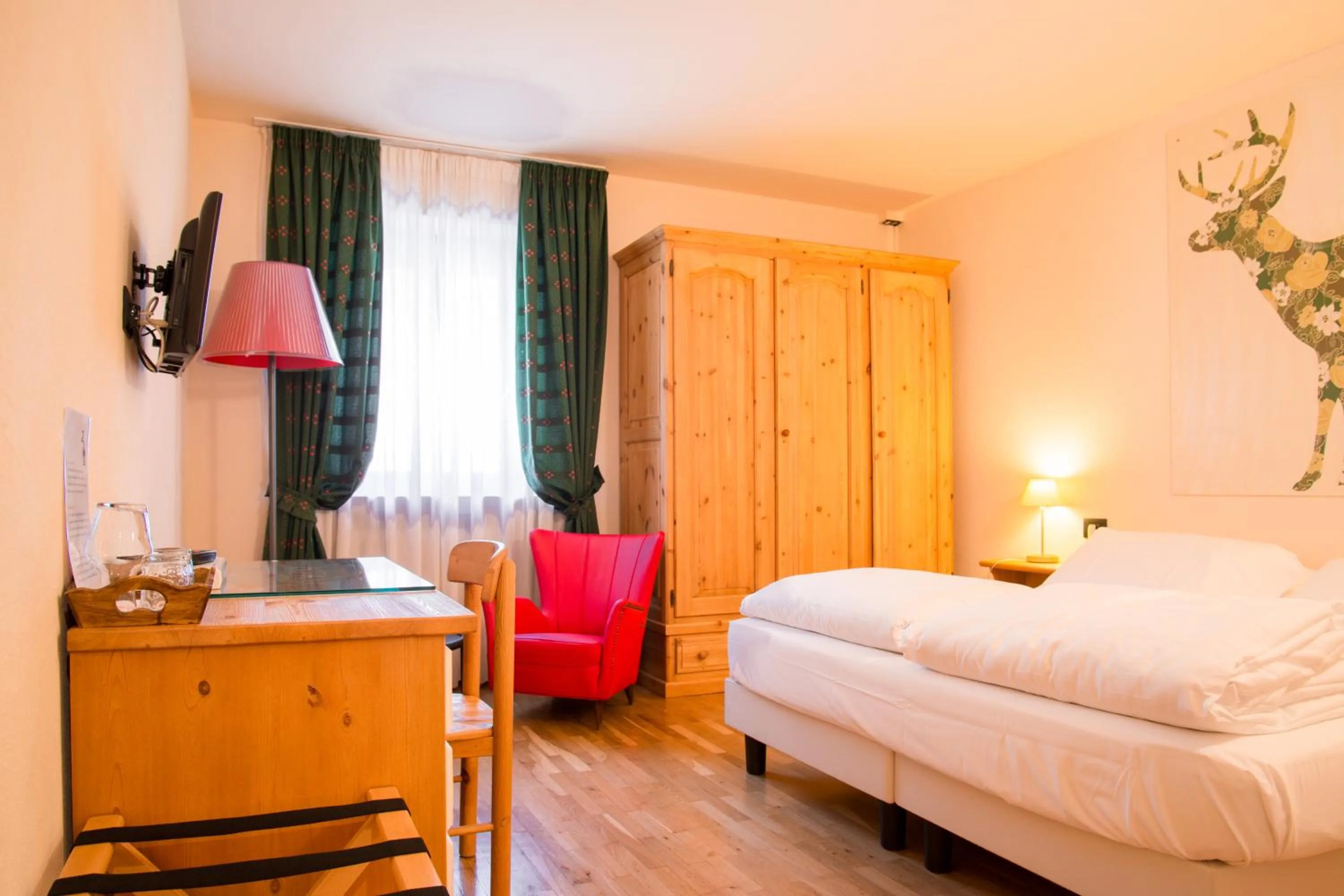 Photo of the whole room, Bed in Hotel Berthod