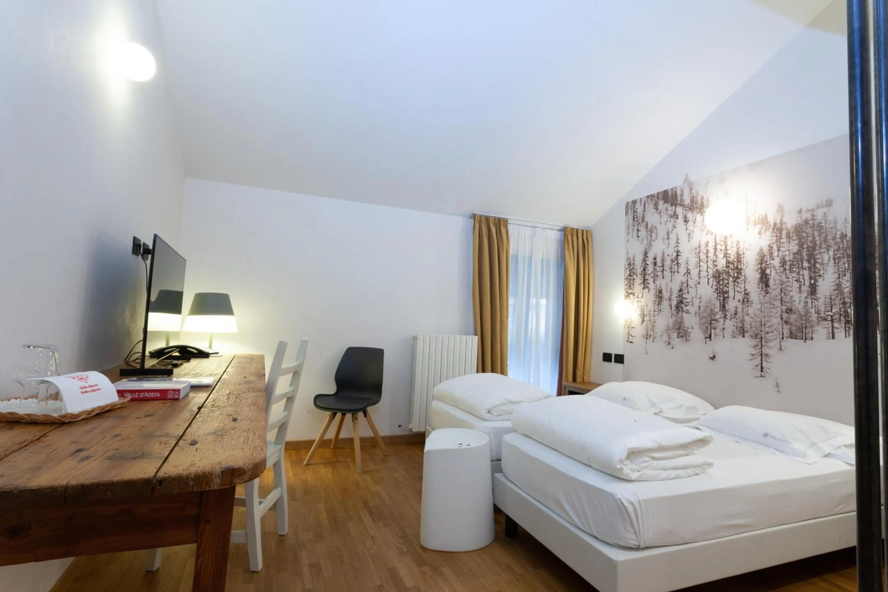 Photo of the whole room, Bed in Hotel Berthod