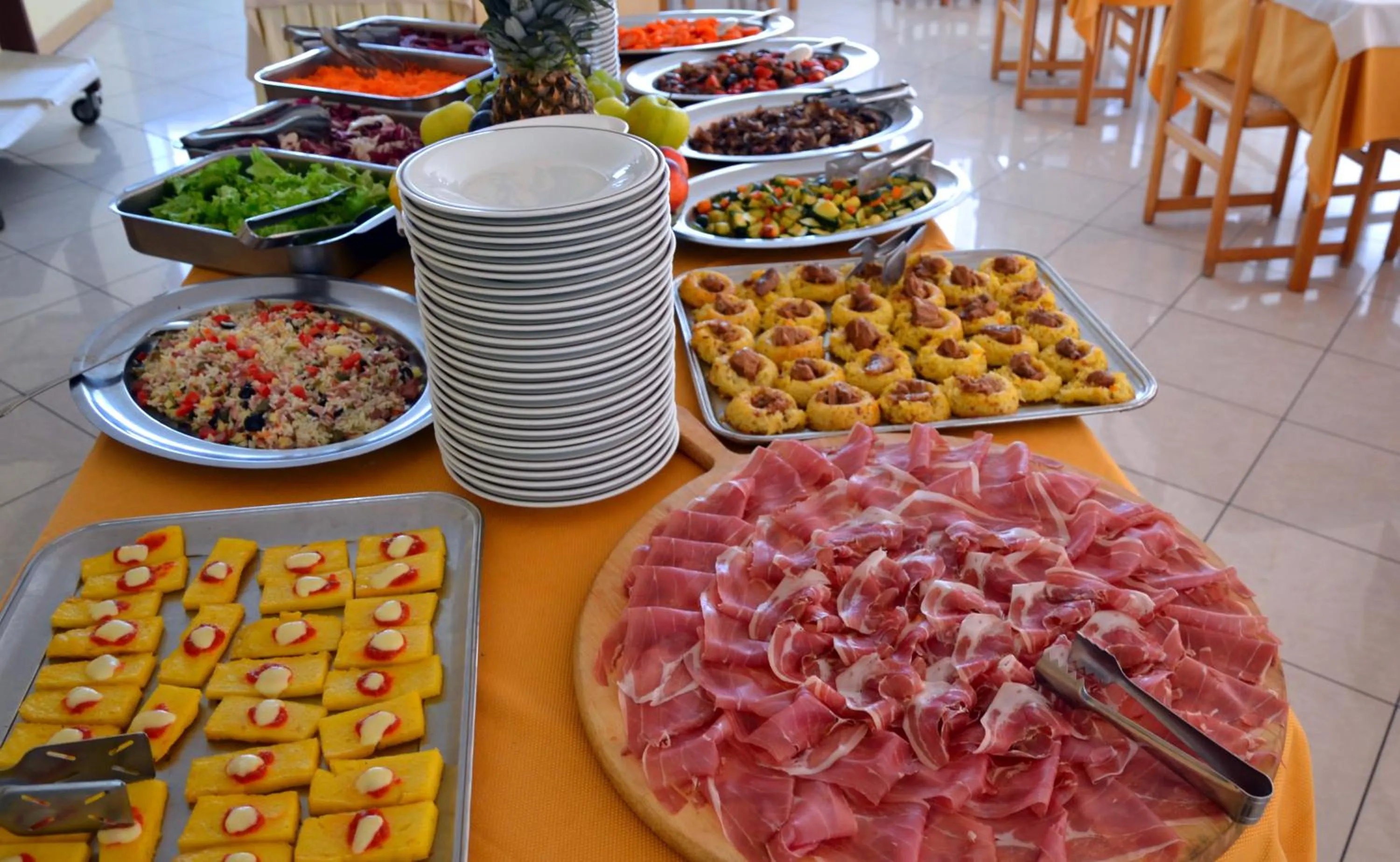 Food and drinks in Hotel Boomerang - Check-in & Meals in front at hotel Sporting