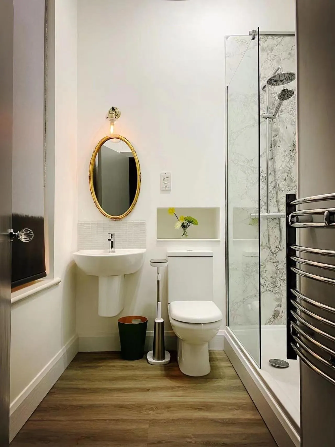 Bathroom in Chapter One