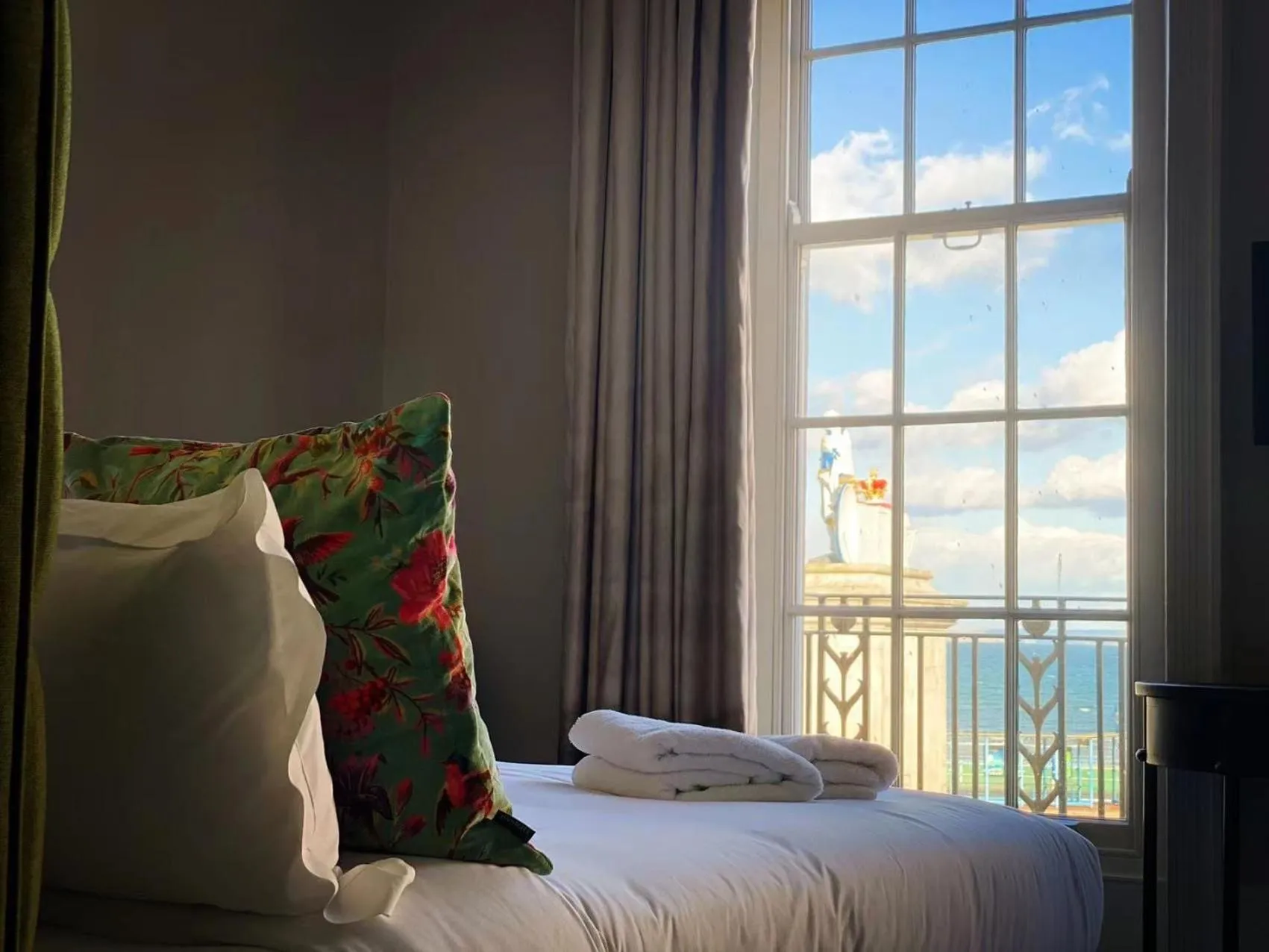 Bedroom, Bed in Chapter One