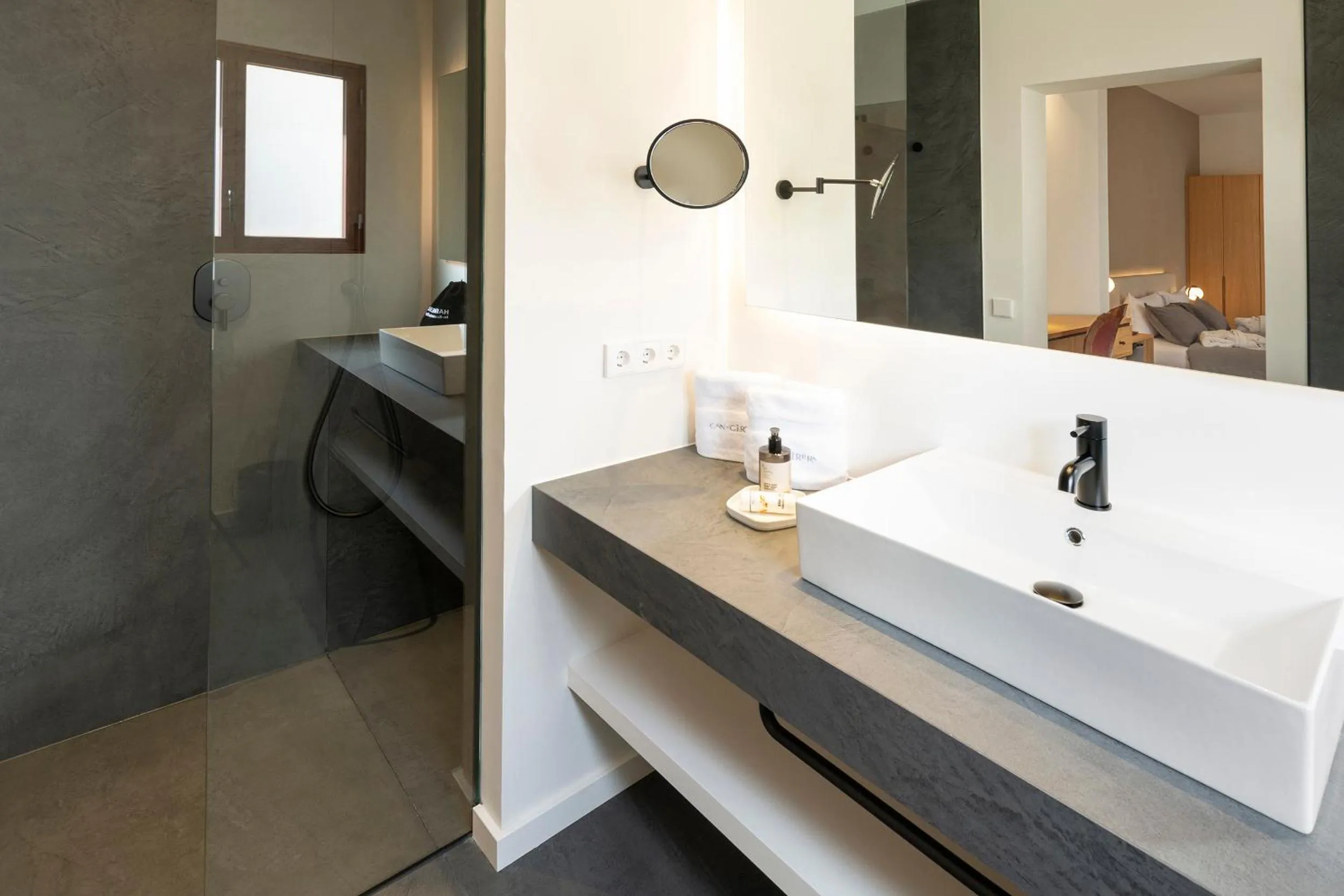 Bathroom in Hotel Can Cirera