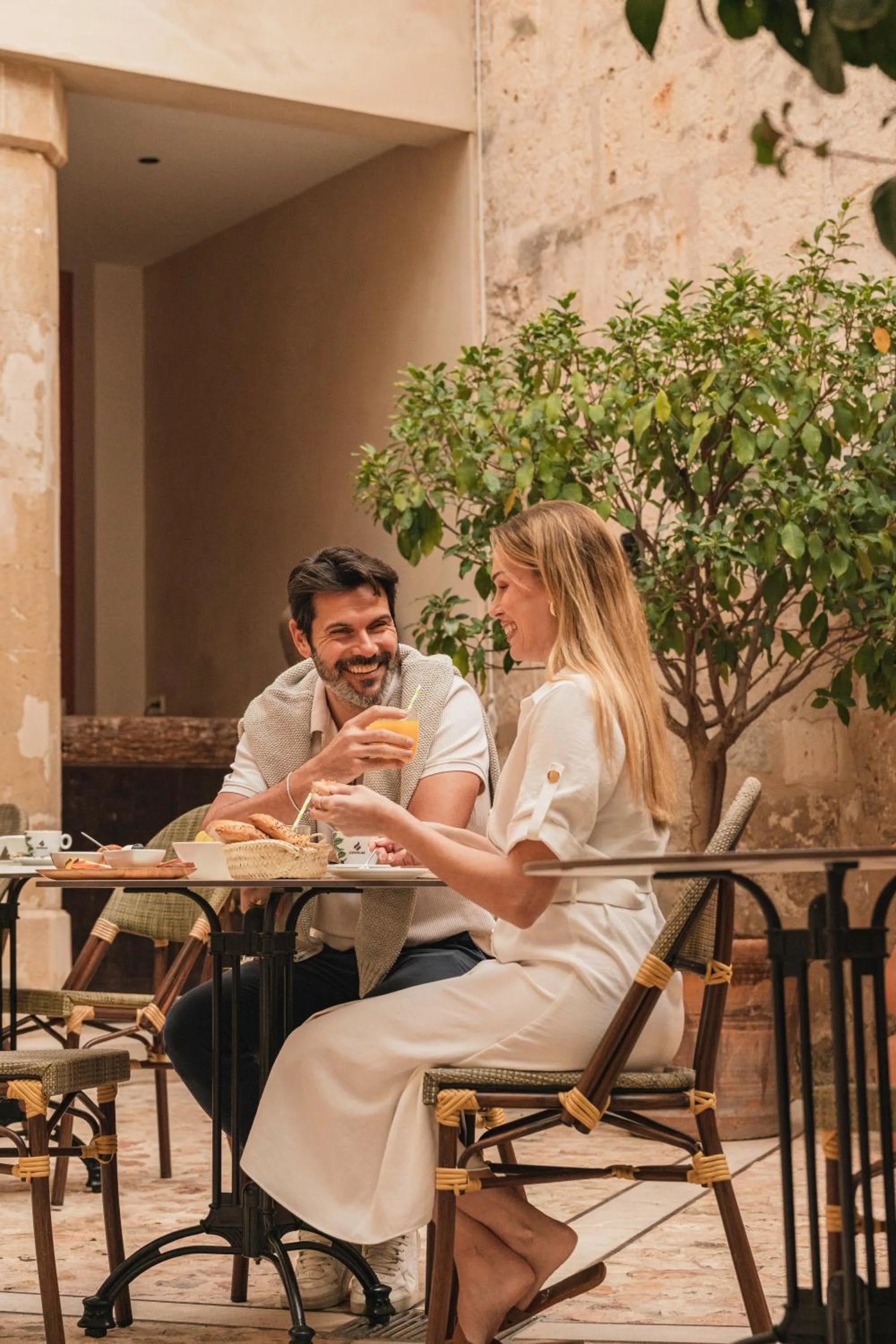 Patio in Hotel Can Cirera