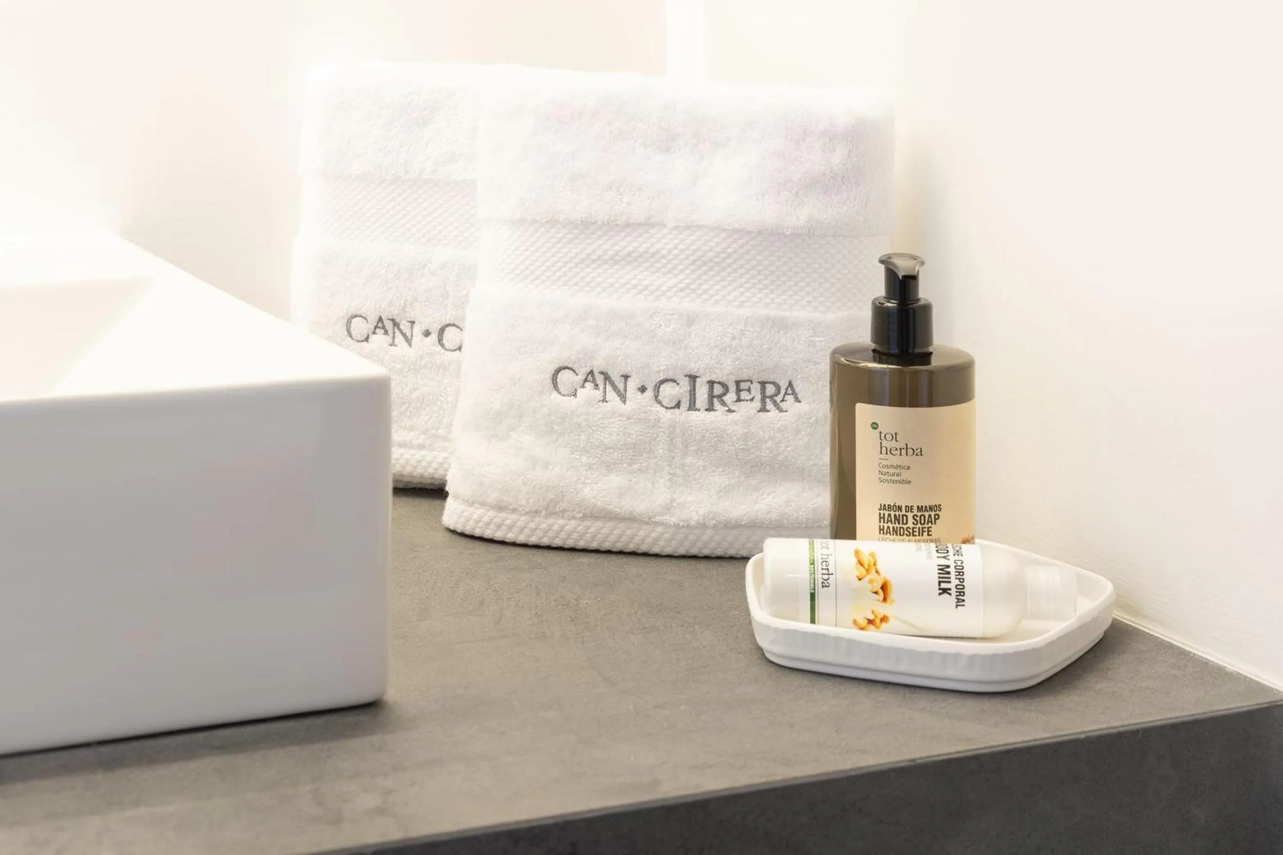 Bathroom in Hotel Can Cirera