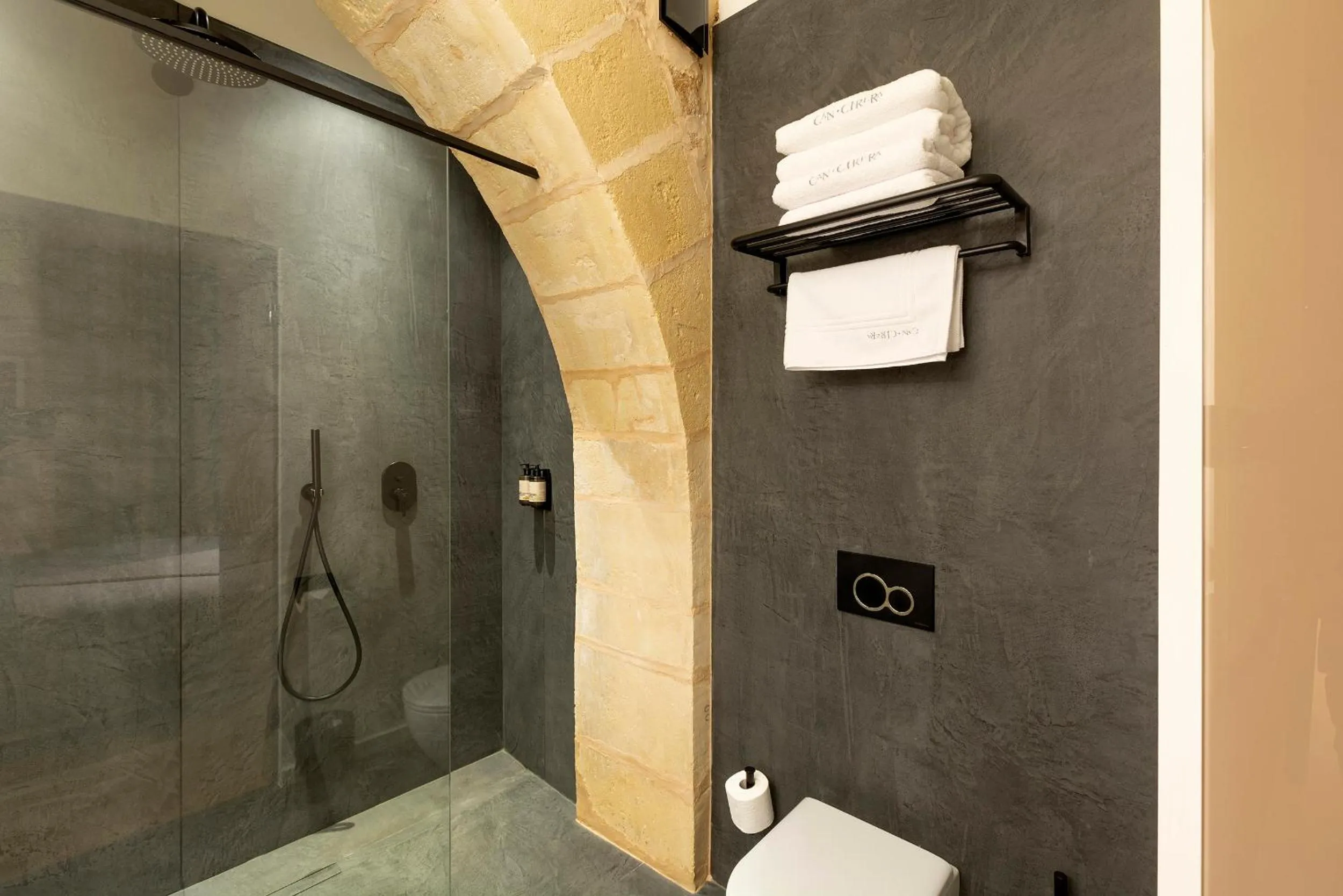 Bathroom in Hotel Can Cirera