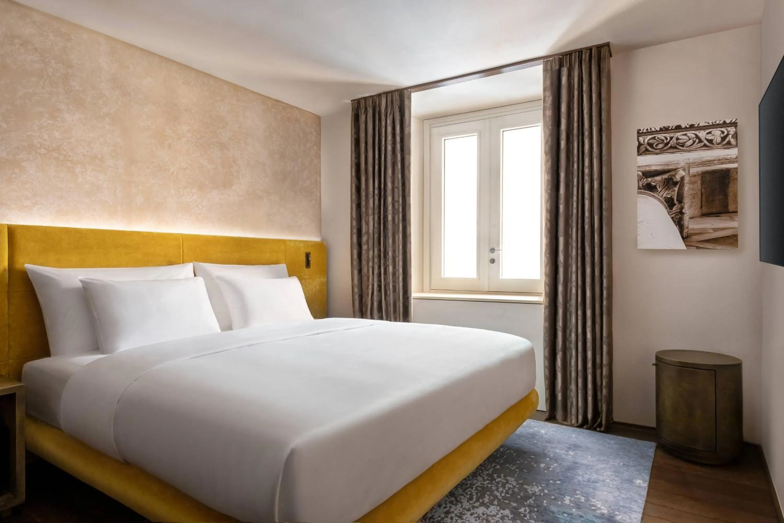 Photo of the whole room, Bed in Grand Universe Lucca, Autograph Collection