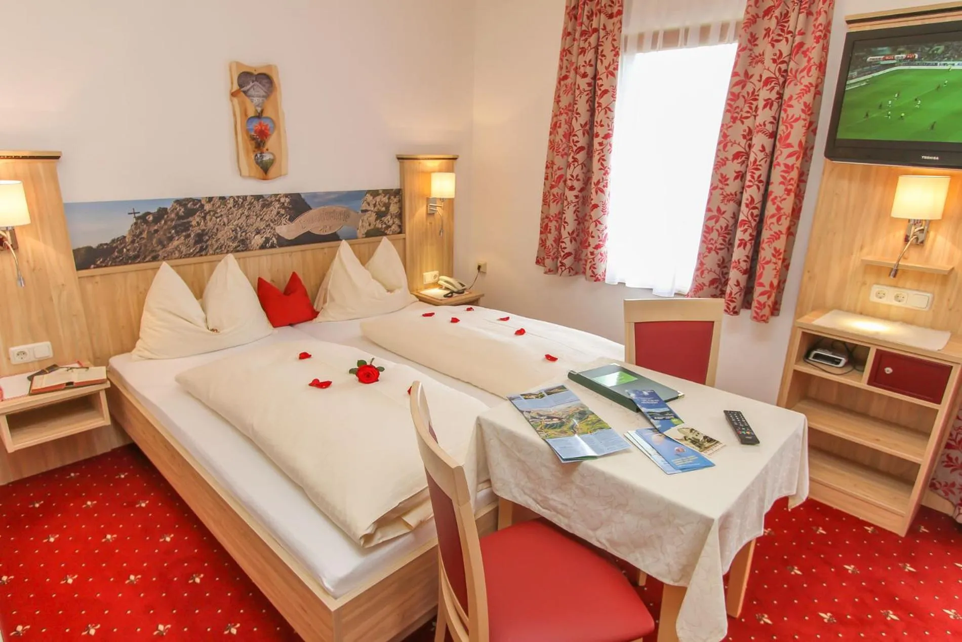 Photo of the whole room in Schmittental Pension Self-Check-In