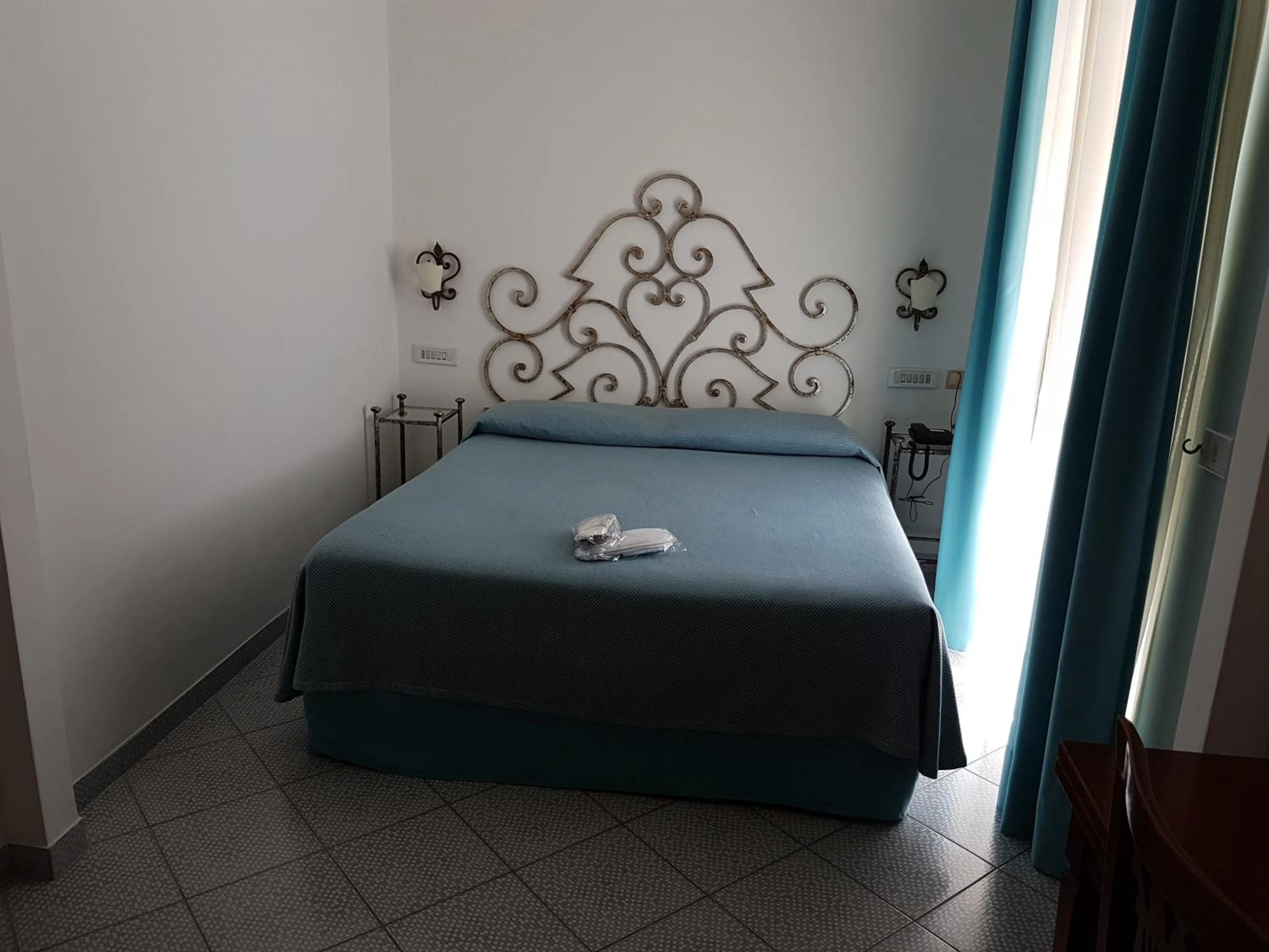 Bed in Palatium Mari