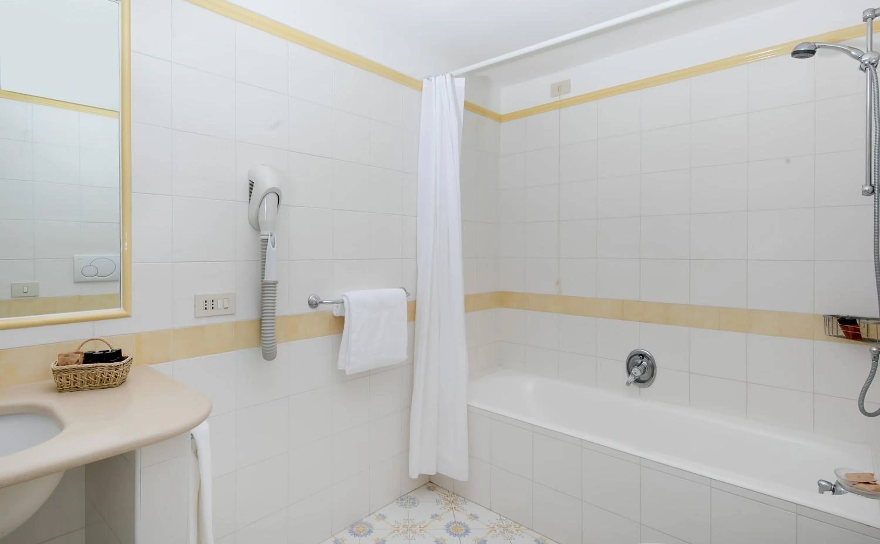 Bathroom in Hotel Bellavista