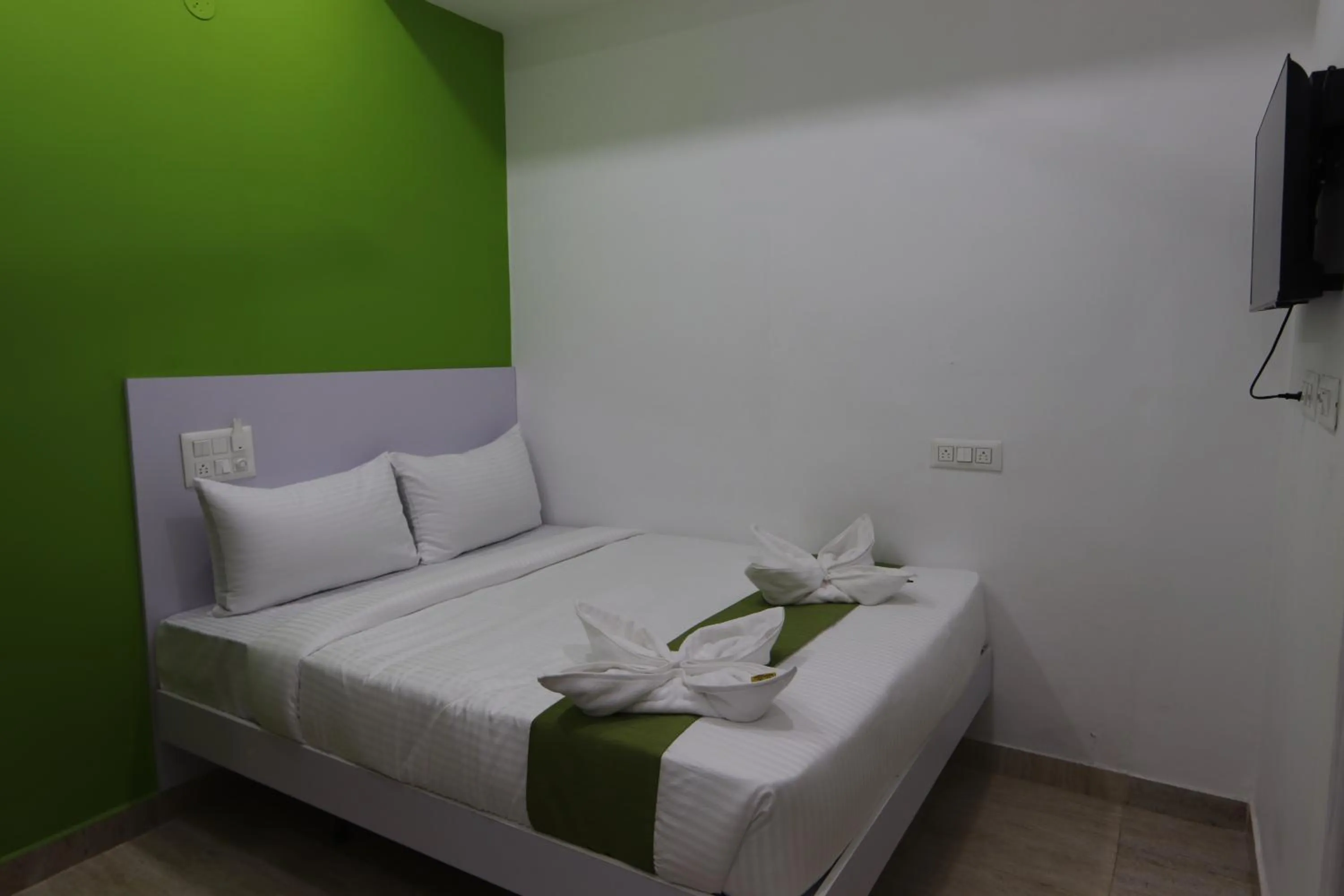 TV and multimedia, Bed in Athulya Stays