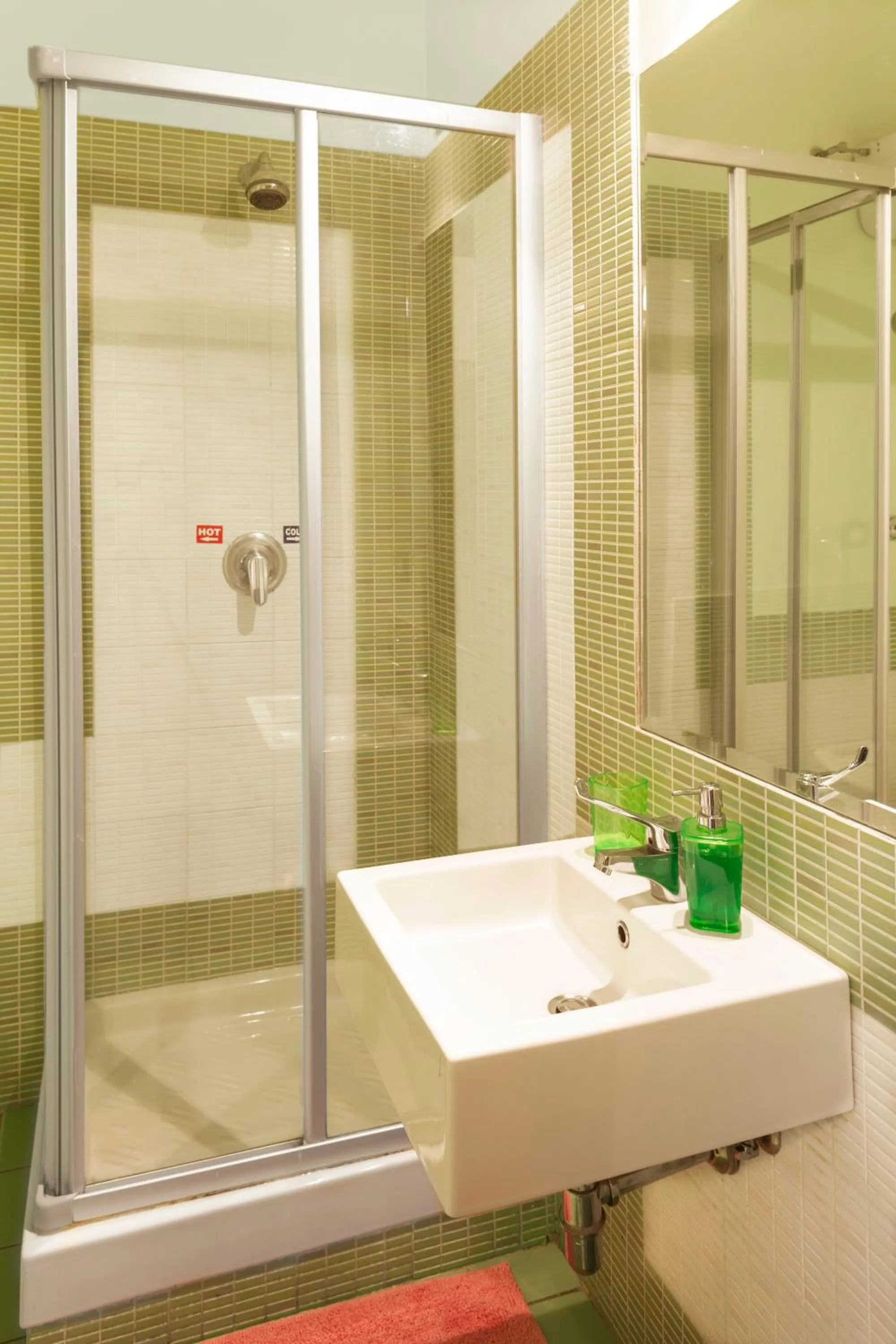 Bathroom in Hostel of the Sun