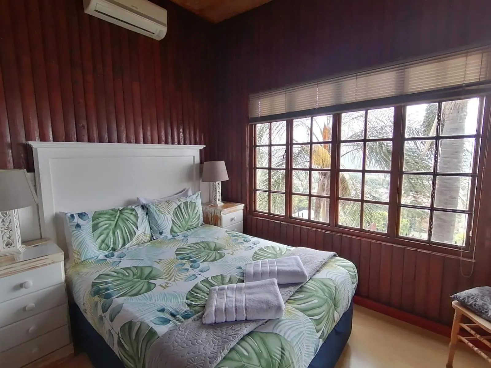 View (from property/room), Bed in Palm View Guest House