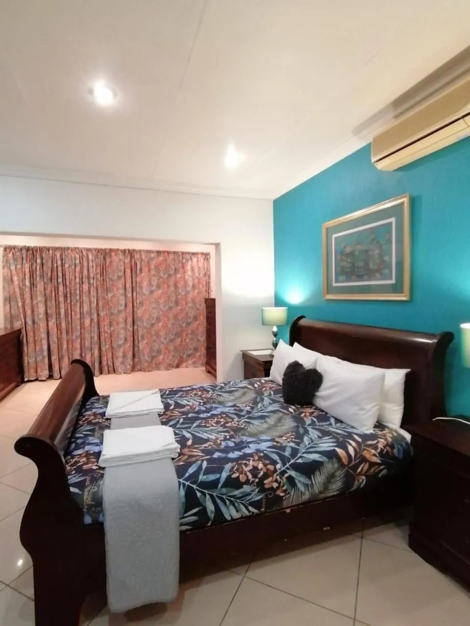 Photo of the whole room, Bed in Palm View Guest House