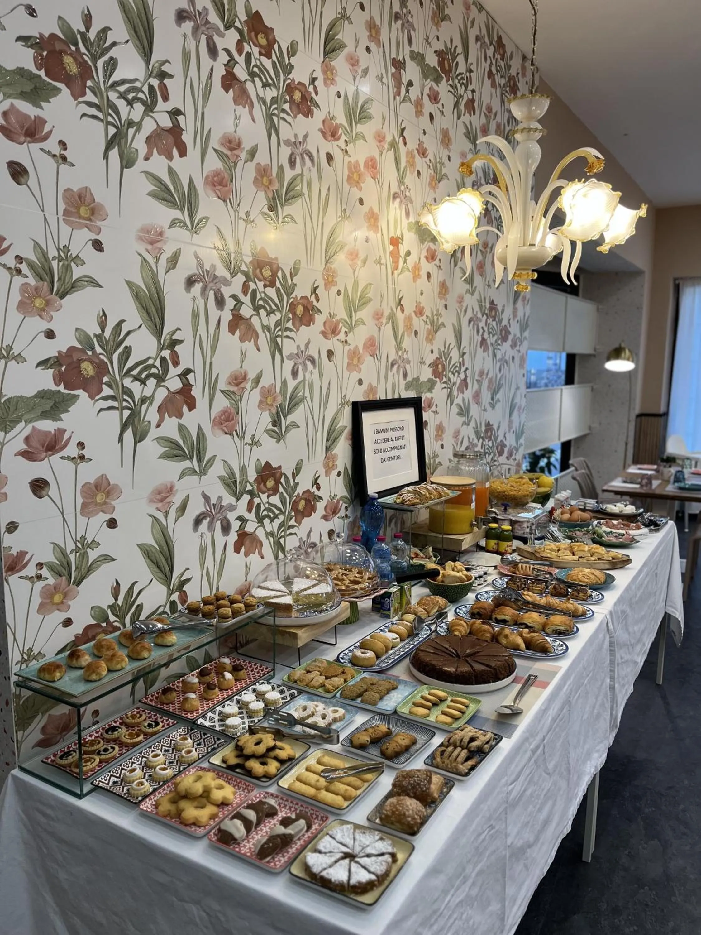 Breakfast in Hotel La Superba