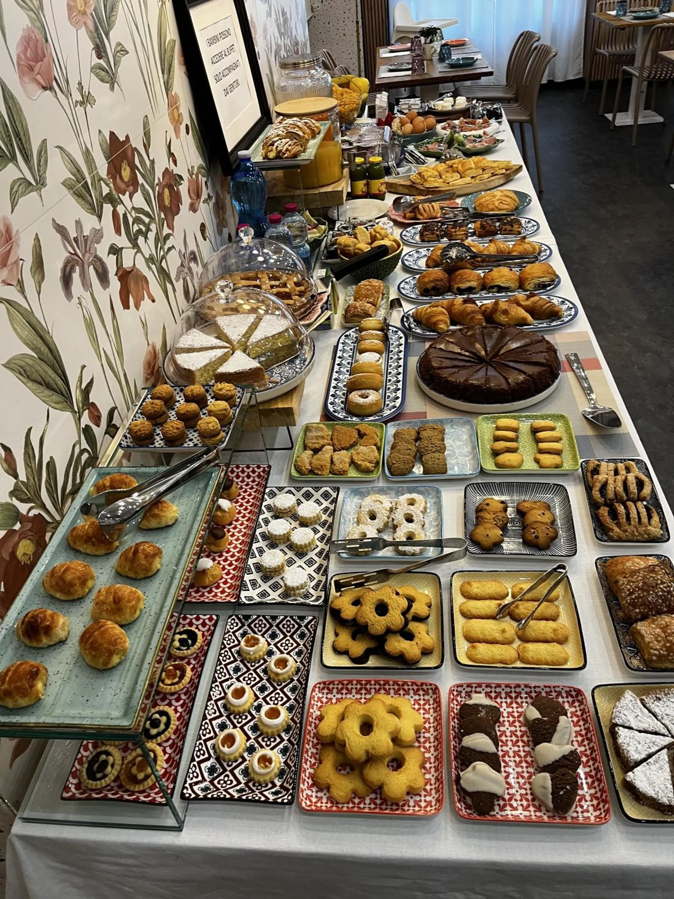 Buffet breakfast in Hotel La Superba