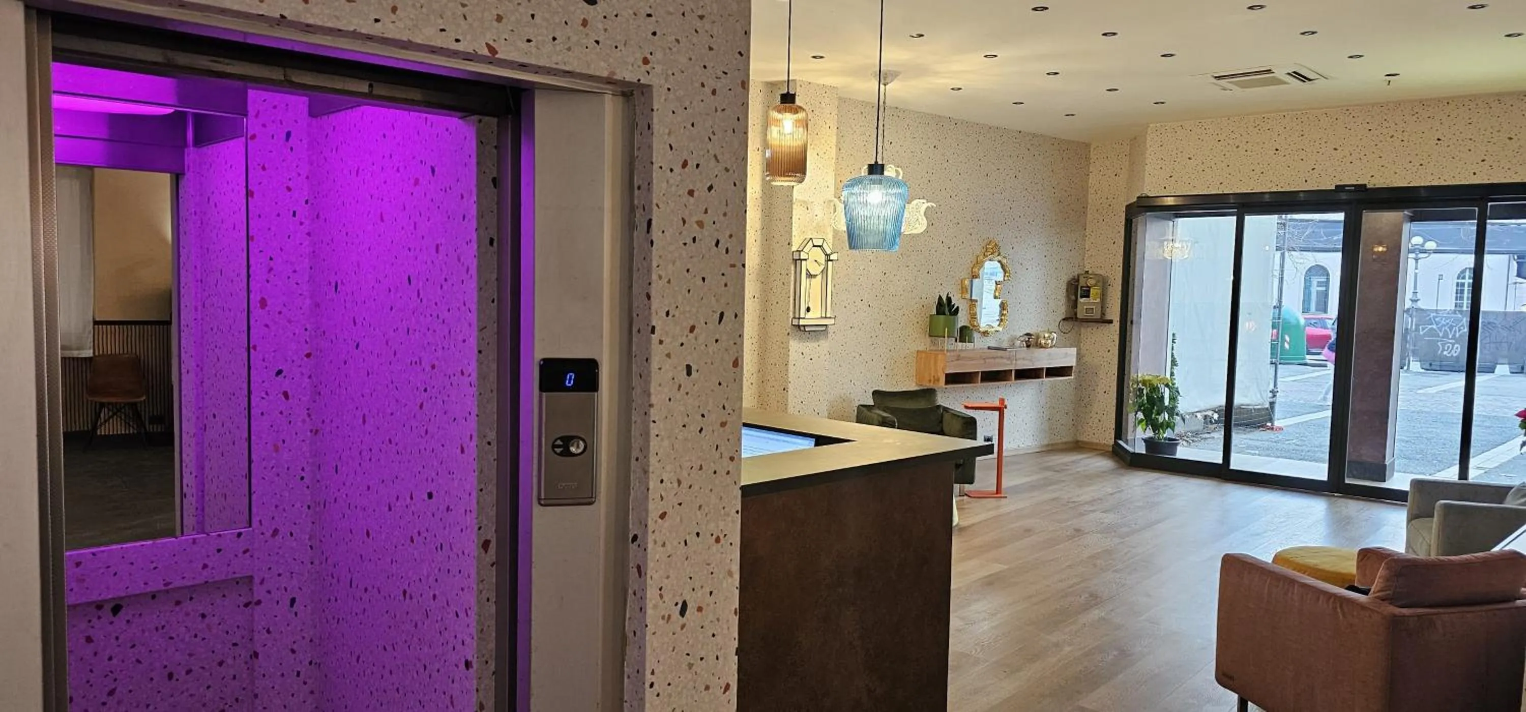 elevator in Hotel La Superba