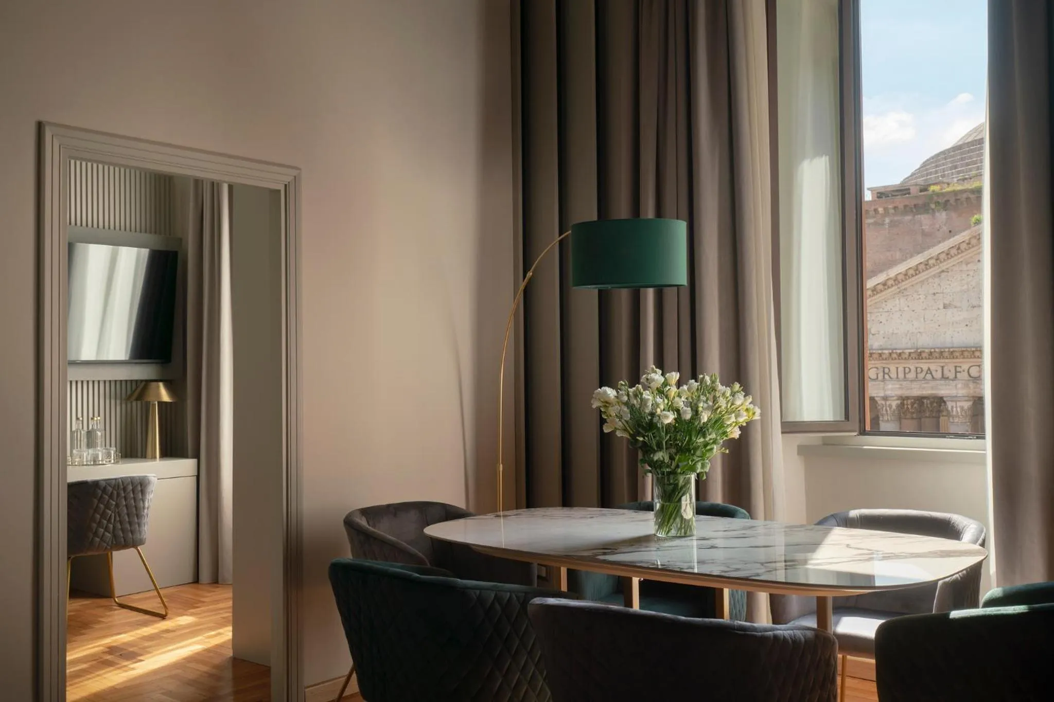 Living room in Antico Albergo del Sole al Pantheon