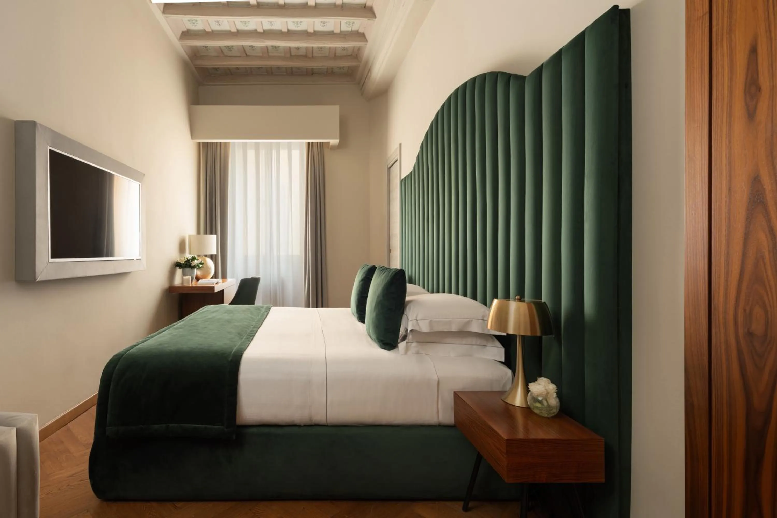 Bedroom, Bed in Antico Albergo del Sole al Pantheon