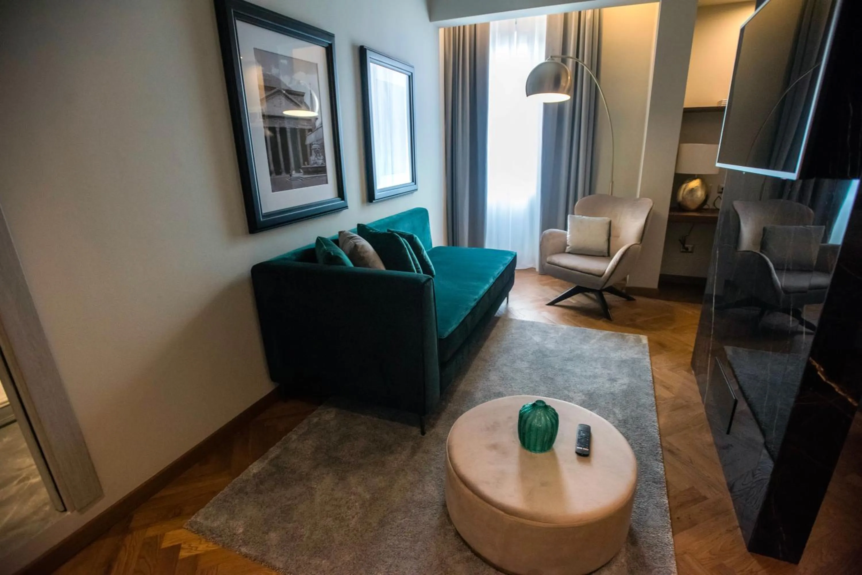 Seating area in Antico Albergo del Sole al Pantheon