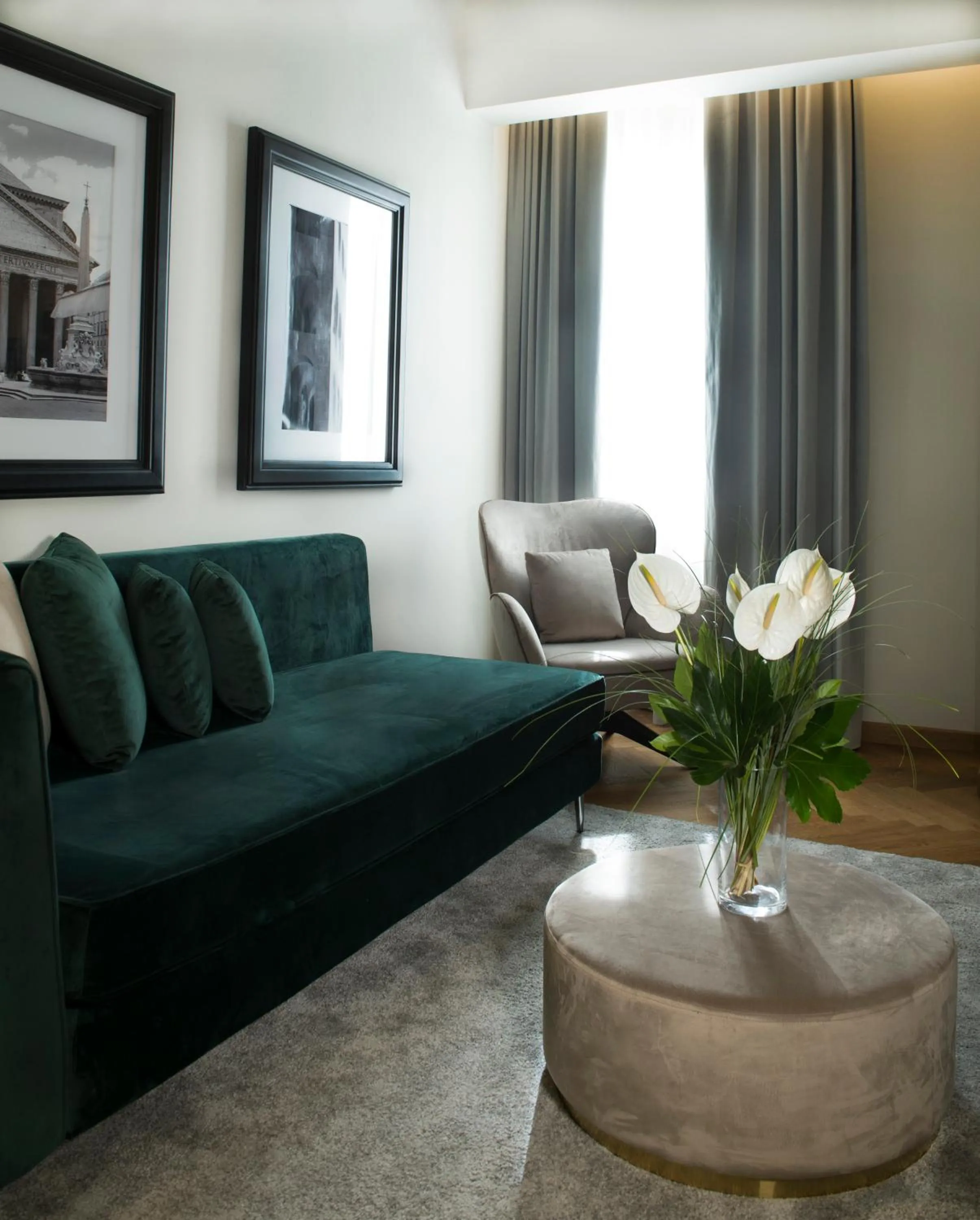 Living room in Antico Albergo del Sole al Pantheon