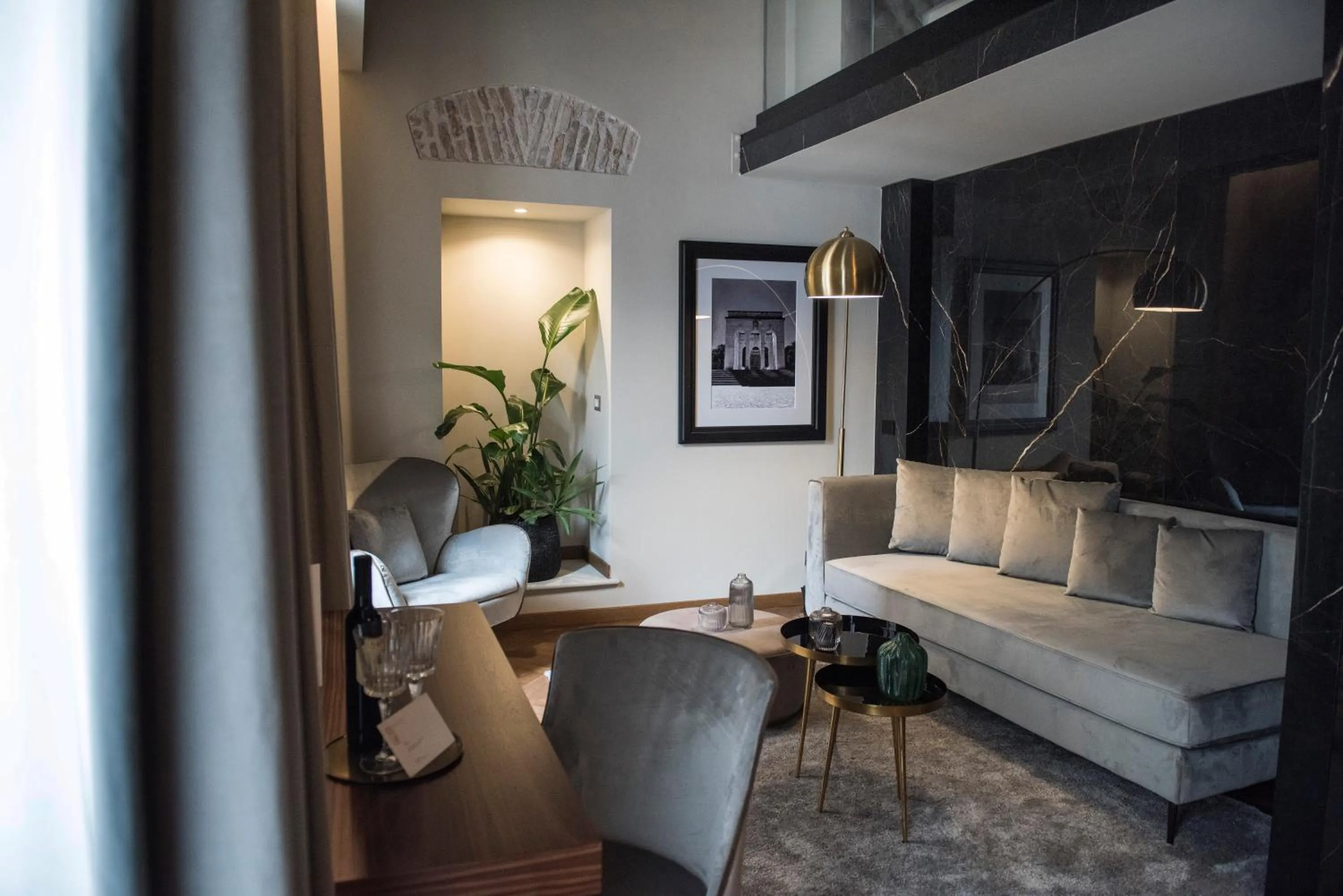 Seating area in Antico Albergo del Sole al Pantheon
