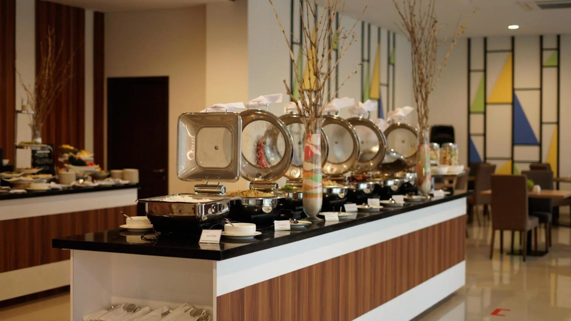 Restaurant/places to eat in Patra Dumai Hotel