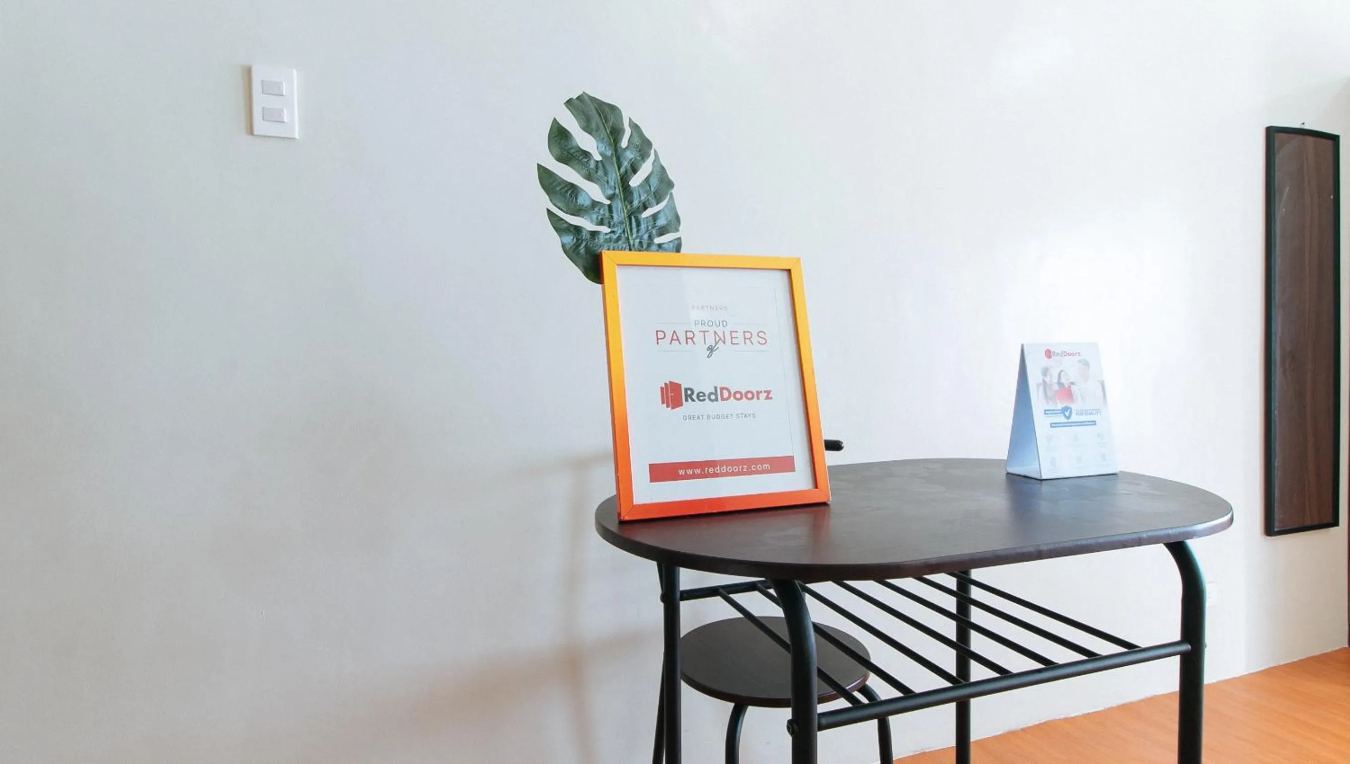 Lobby or reception in RedDoorz @ Eros Travellers Pensione