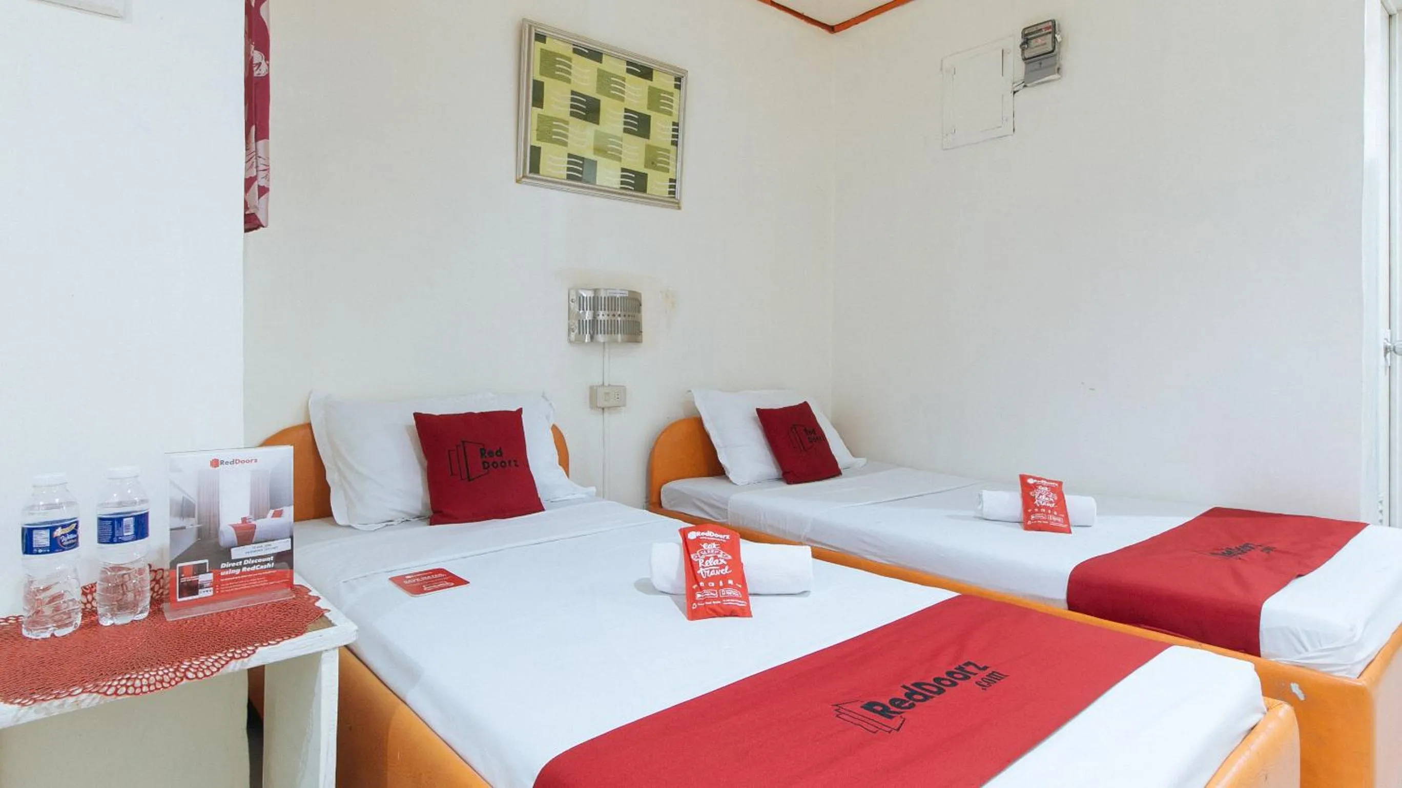 Bed in RedDoorz @ Eros Travellers Pensione