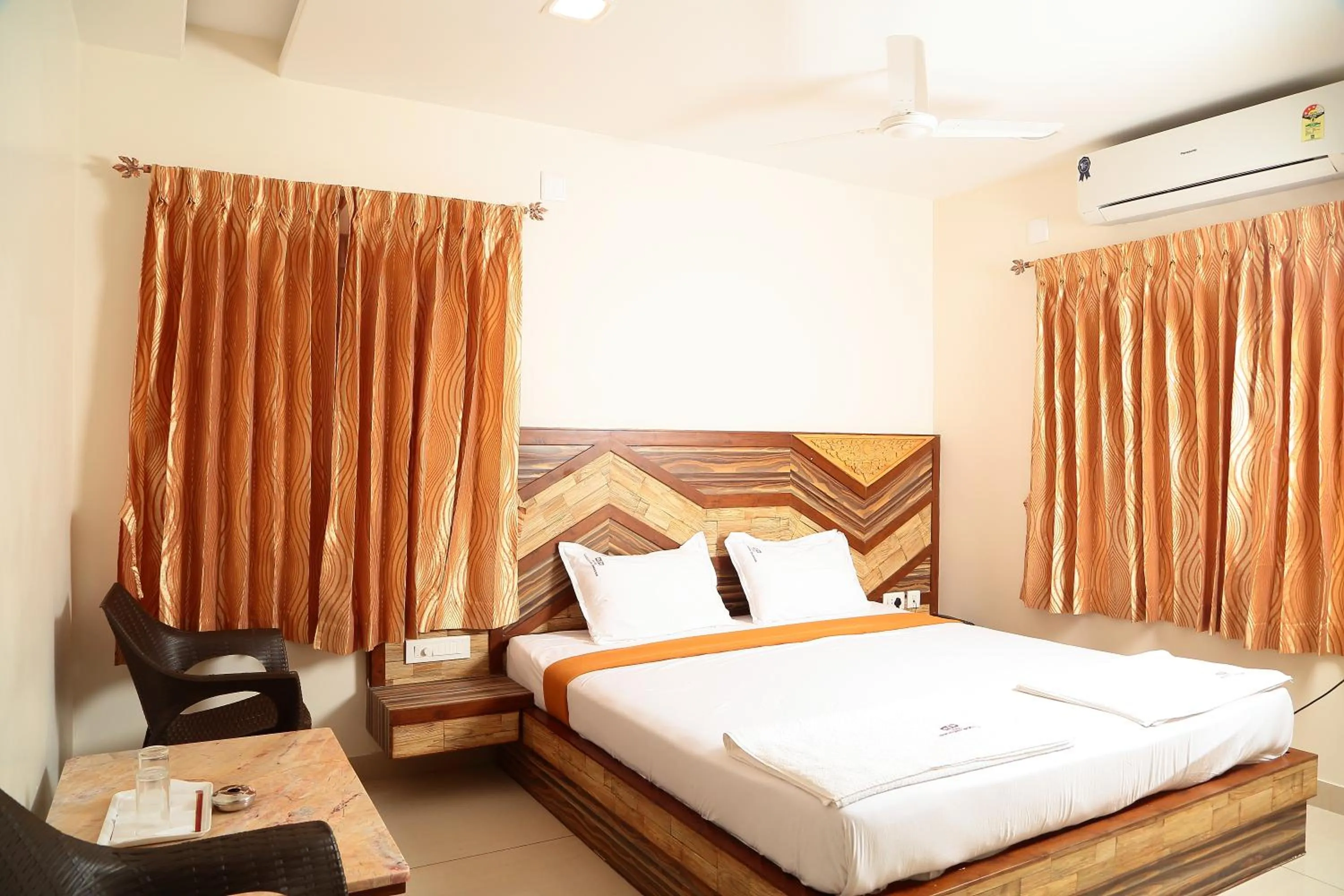 Bed in Annai in Saravana Bhavan Fine stay and Restaurant