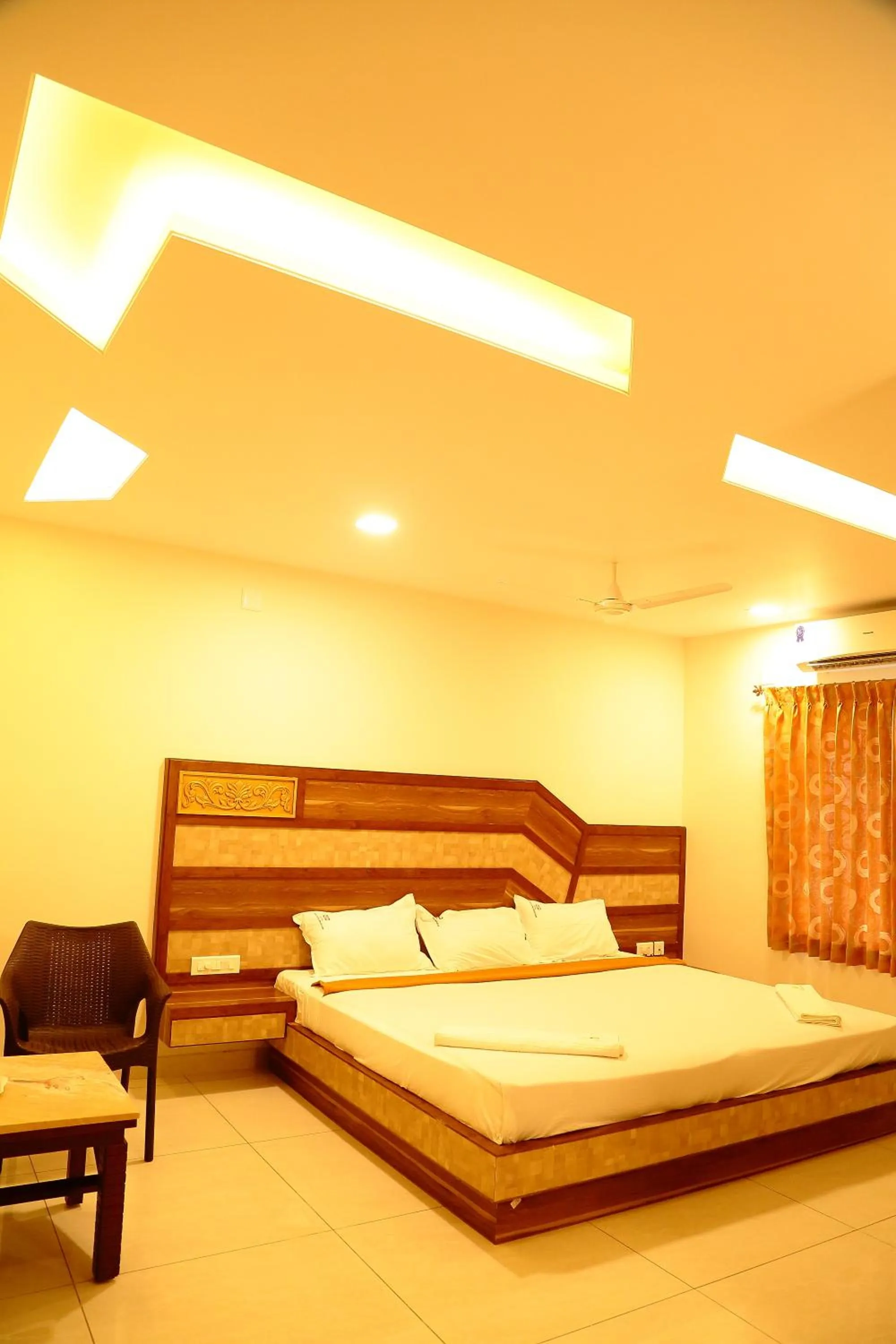 Bed in Annai in Saravana Bhavan Fine stay and Restaurant