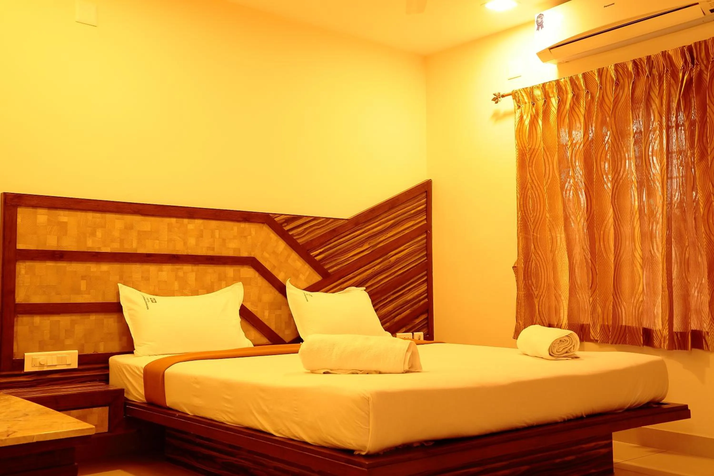 Bed in Annai in Saravana Bhavan Fine stay and Restaurant